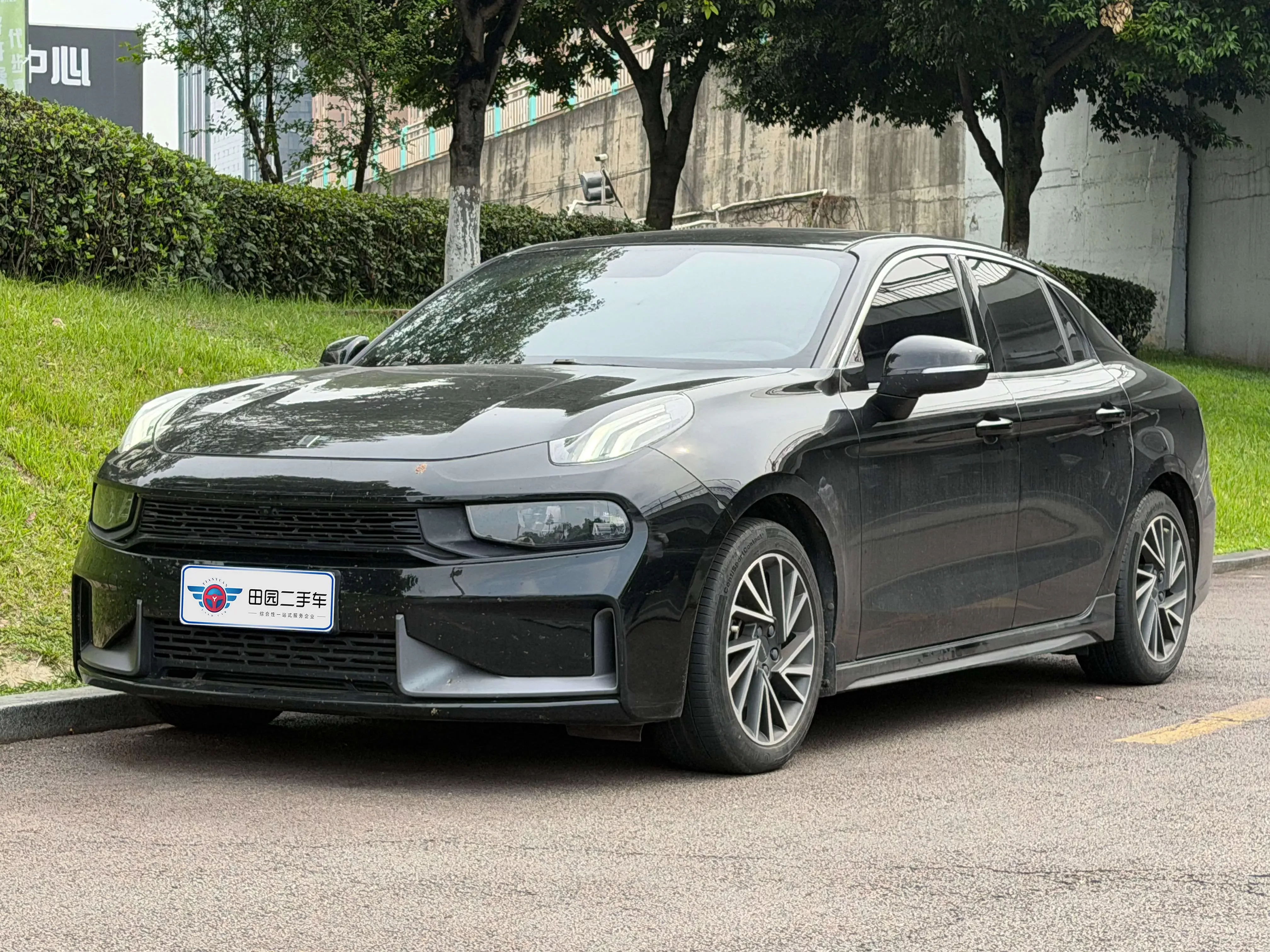 Lynk & Co 03
