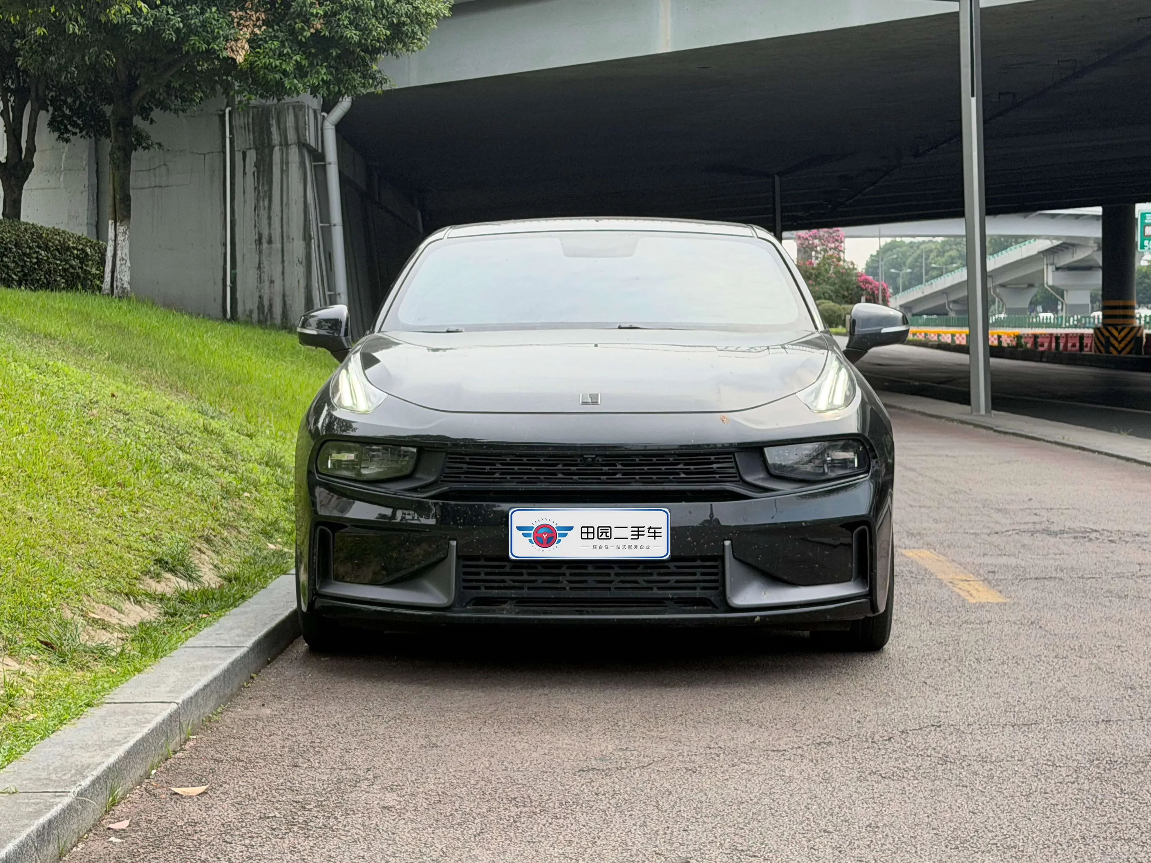Lynk & Co 03