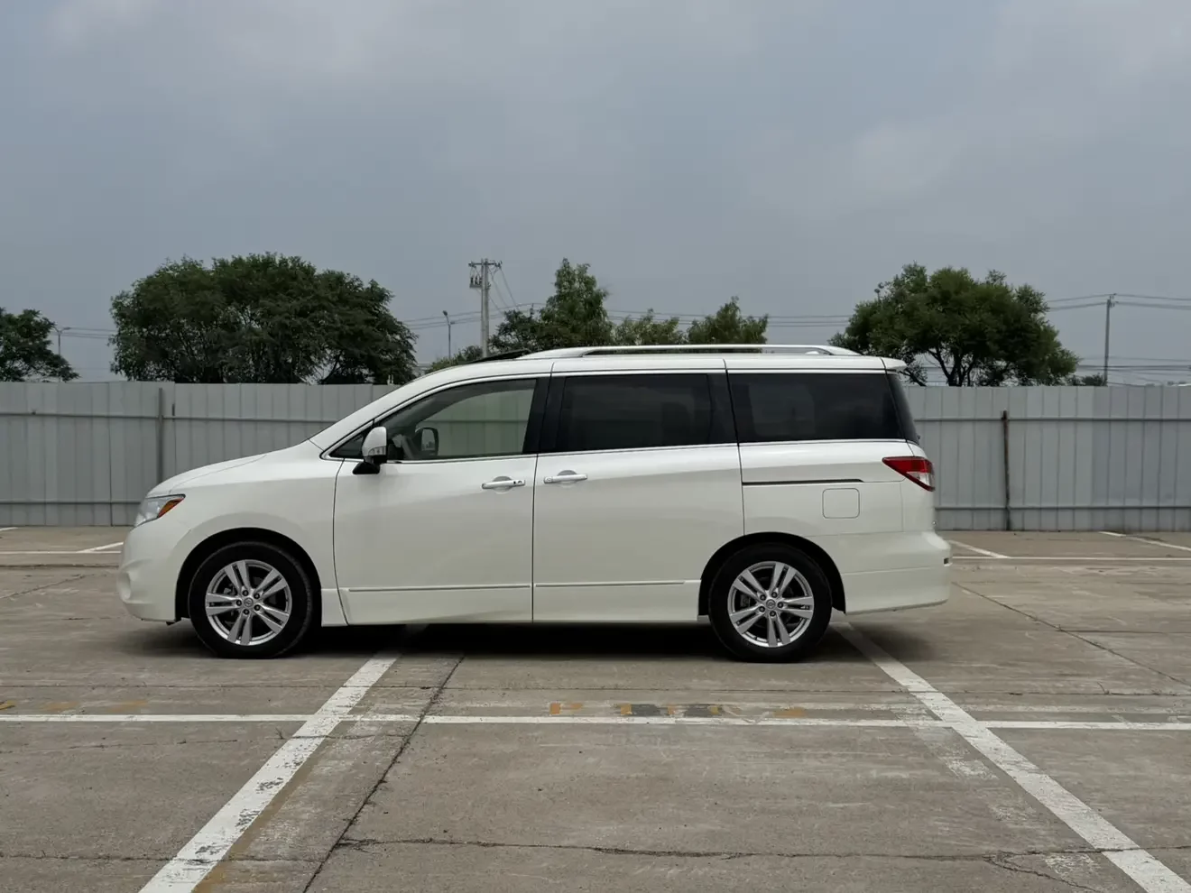 Nissan nobleman