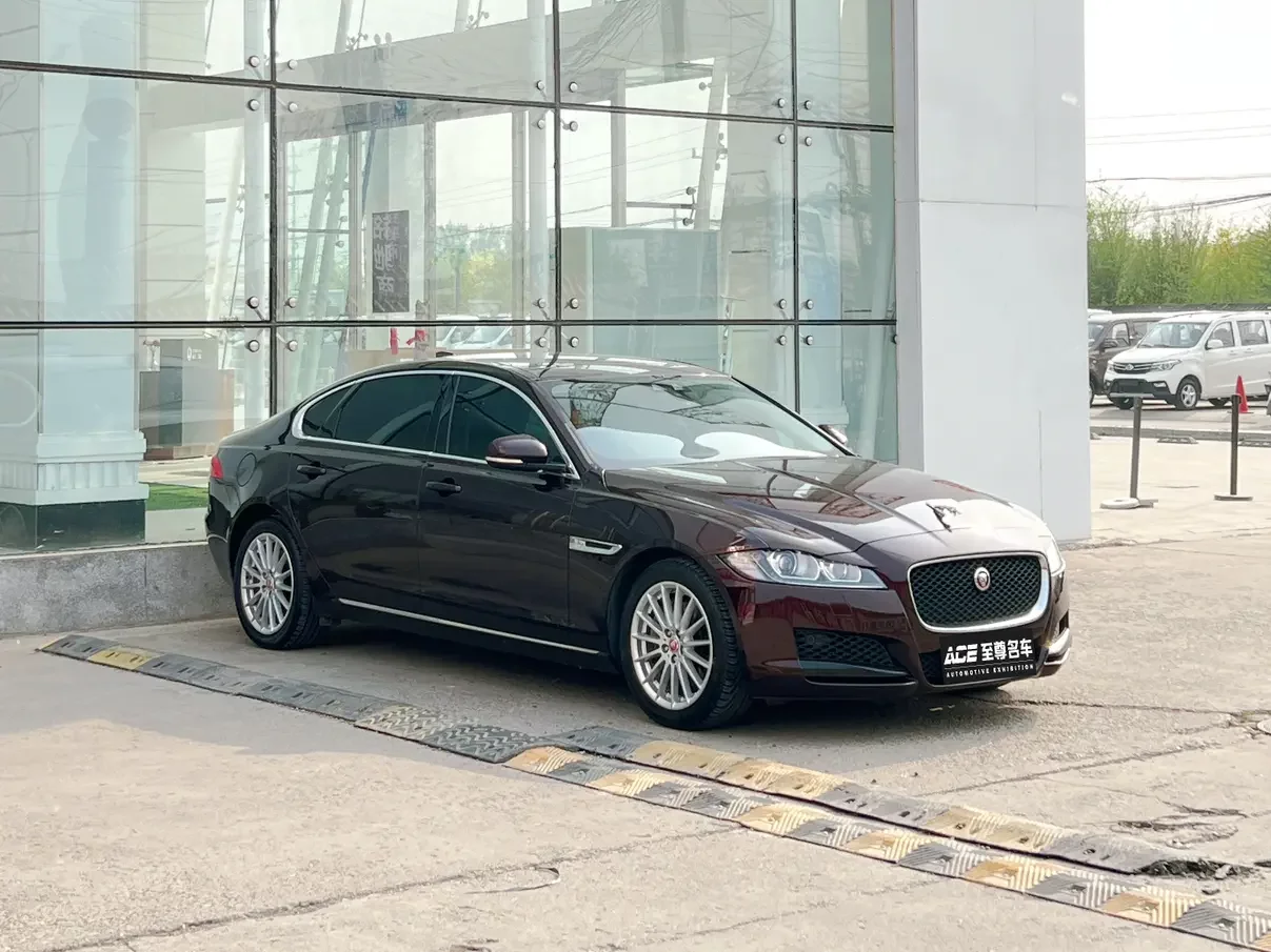 Jaguar XFL