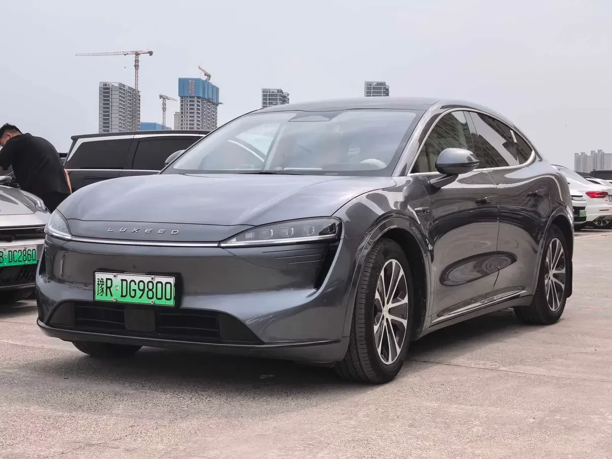 Luxeed Zhijie R7