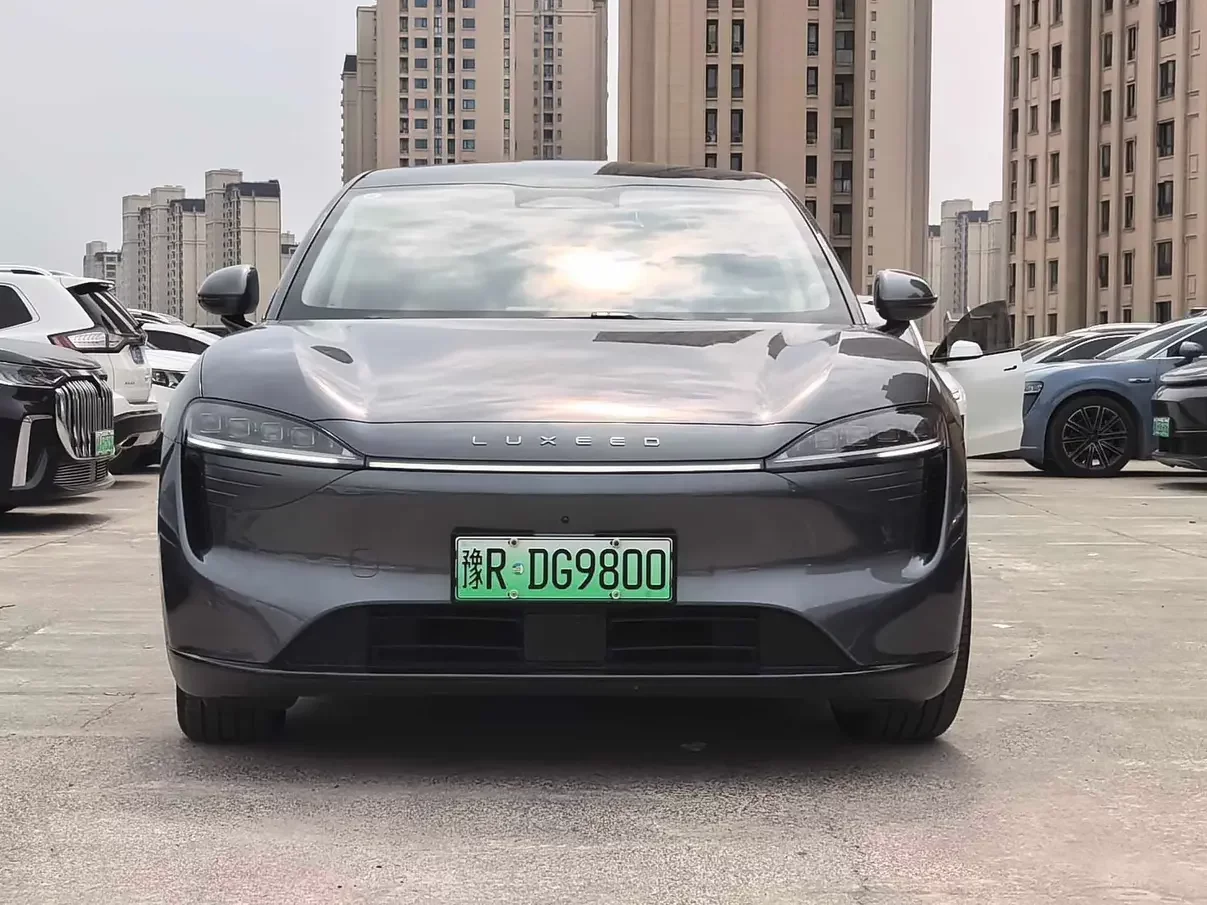 Luxeed Zhijie R7