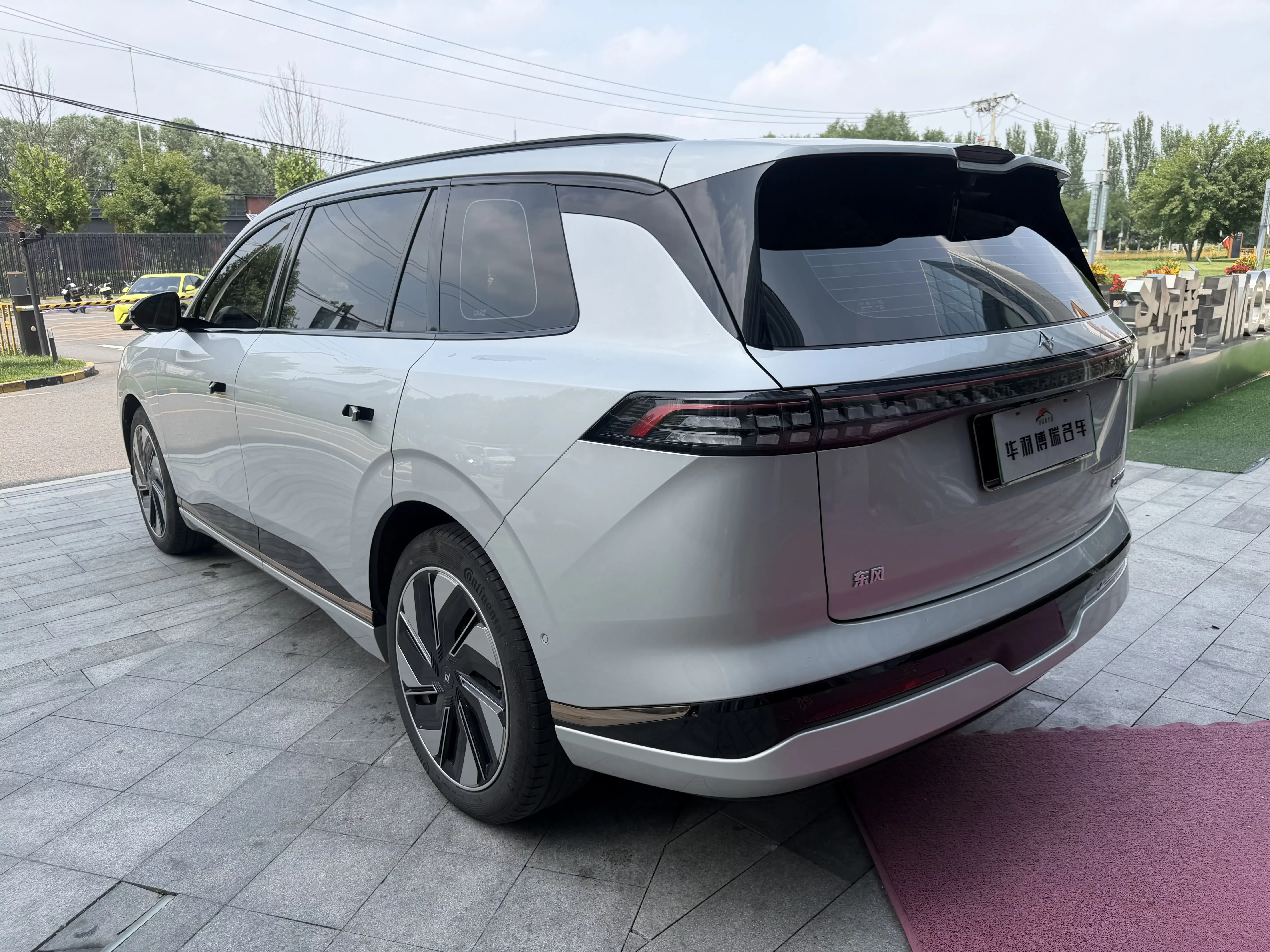 Dongfeng Yipai 008