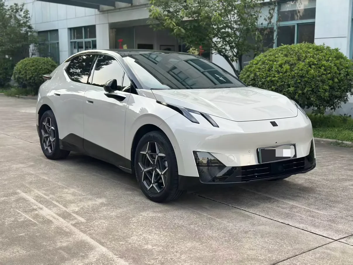 Lynk & Co Z20