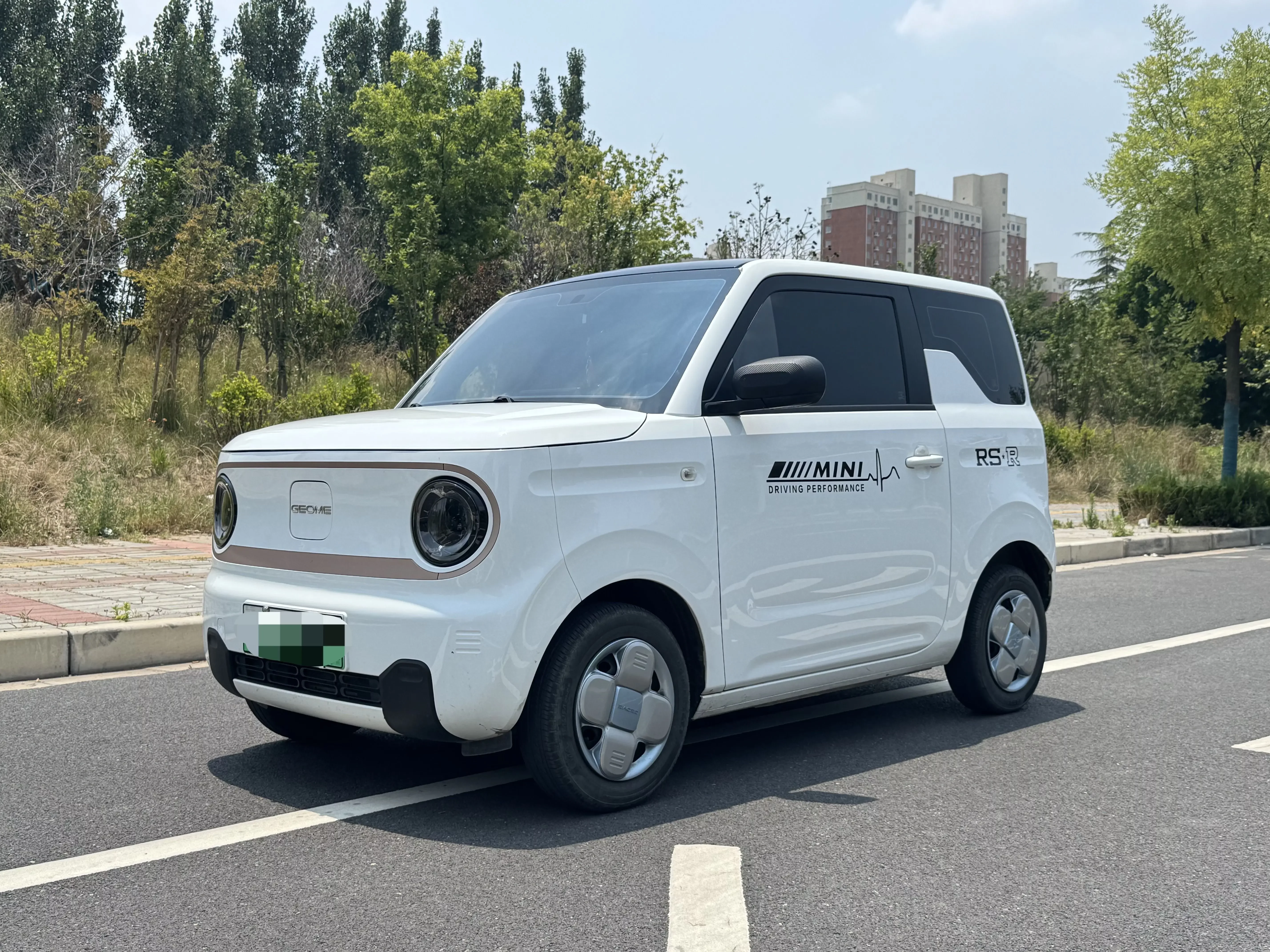 Geely panda