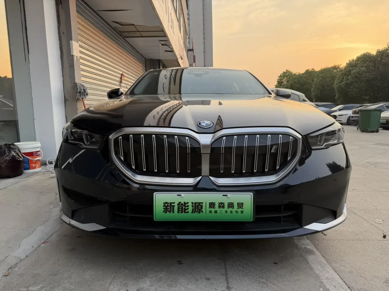 BMW i5