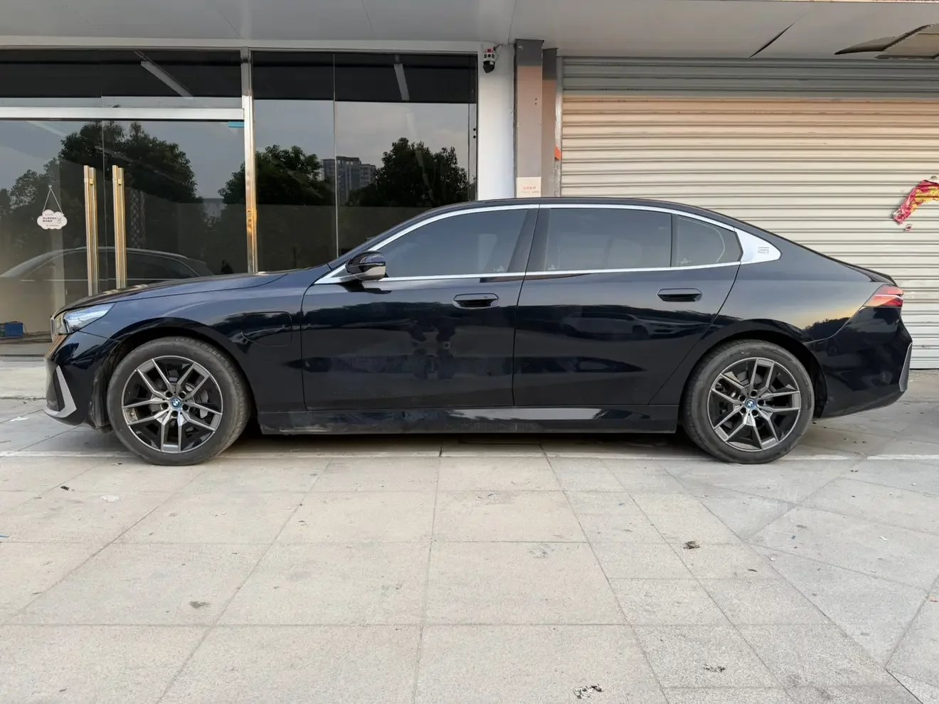 BMW i5