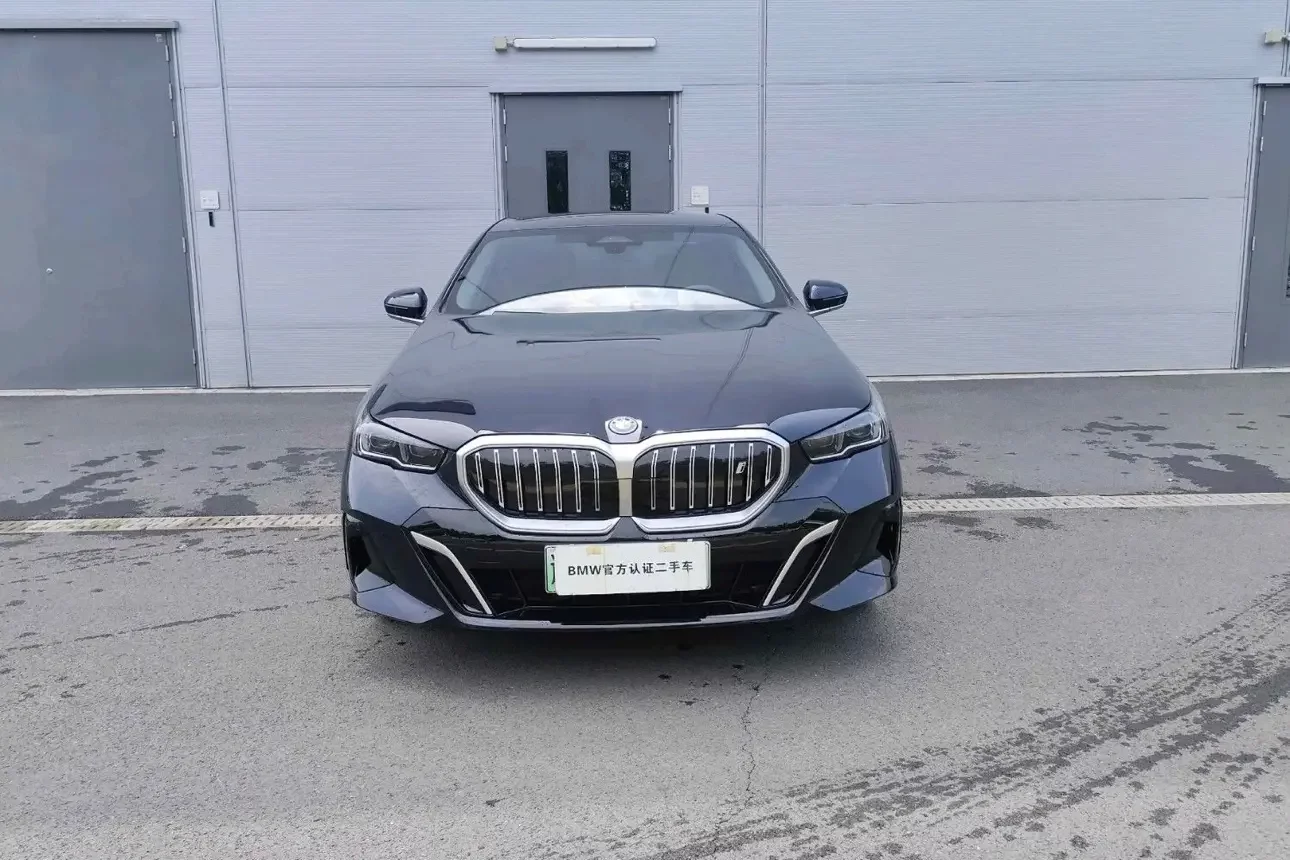 BMW i5