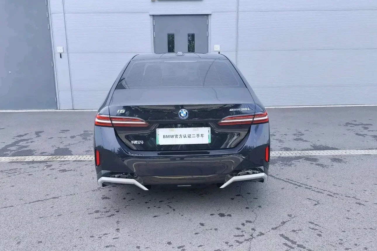 BMW i5
