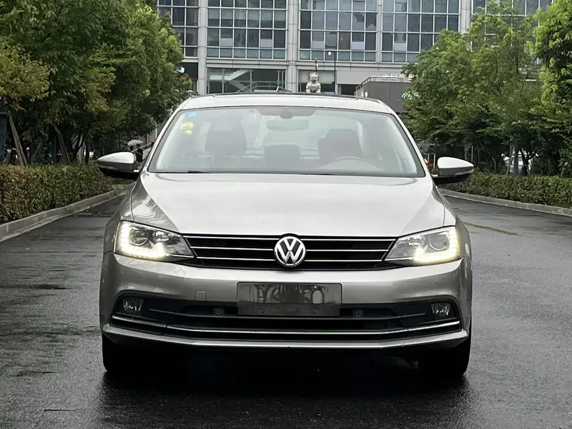 Volkswagen Sagitar