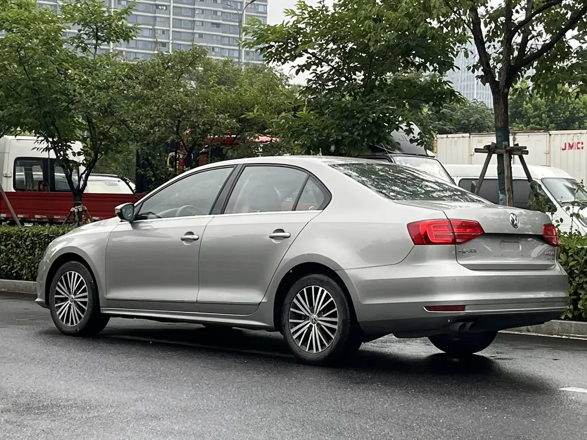 Volkswagen Sagitar