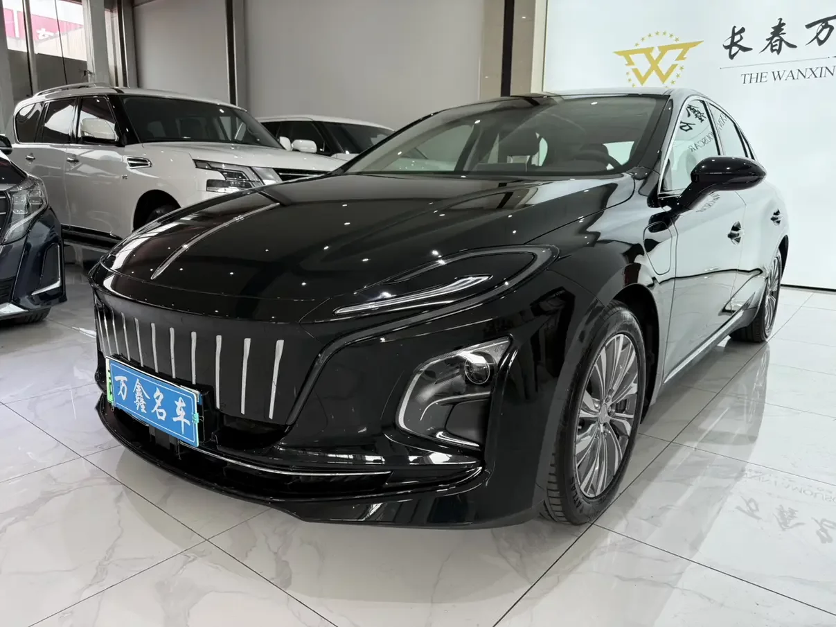 Hongqi E-QM5
