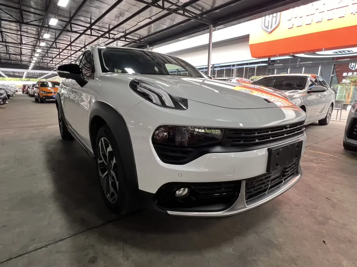 Lynk & Co 02