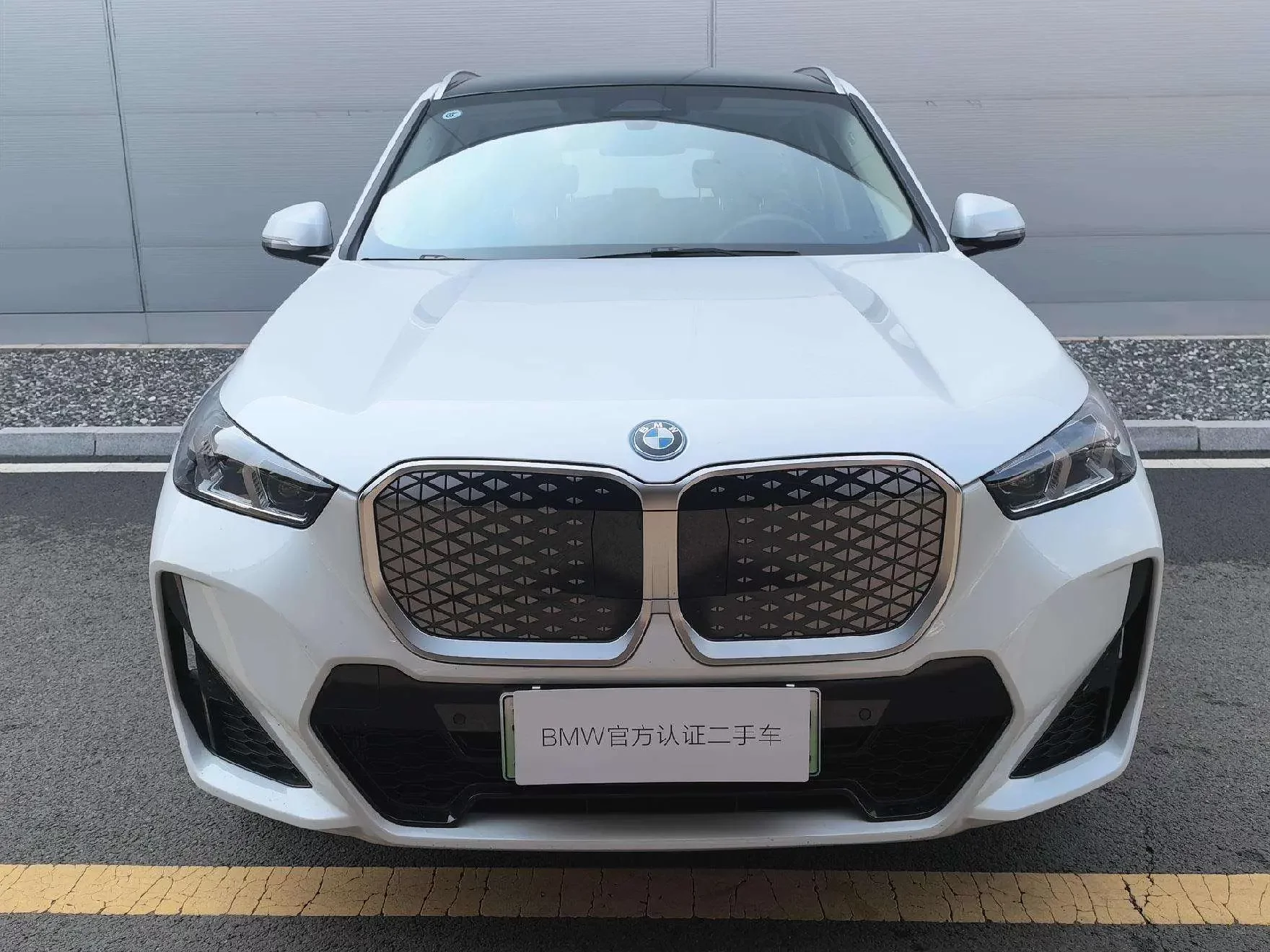BMW iX1