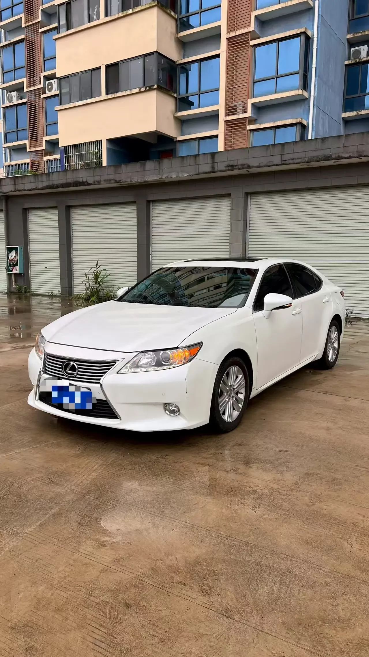 Lexus ES