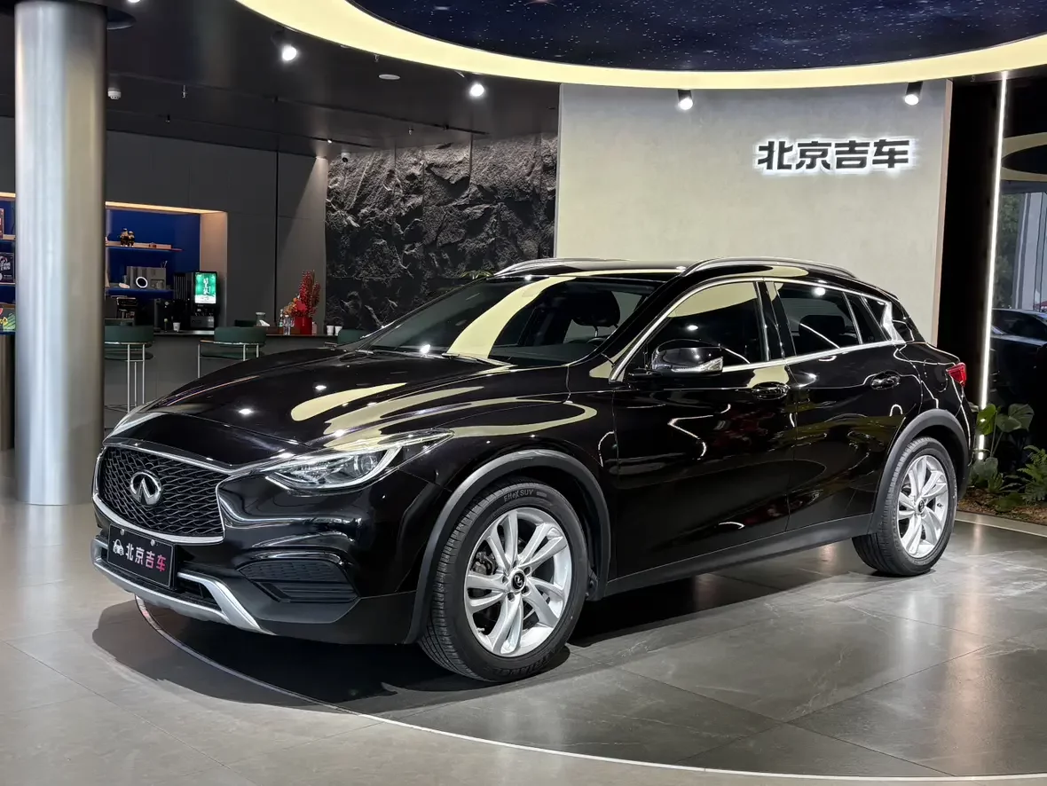 Infiniti QX30