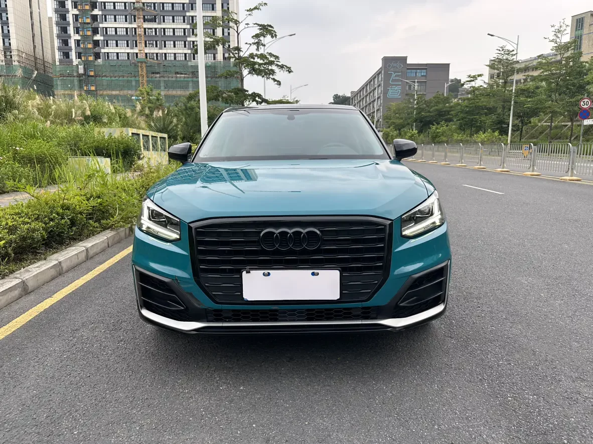 Audi Q2L