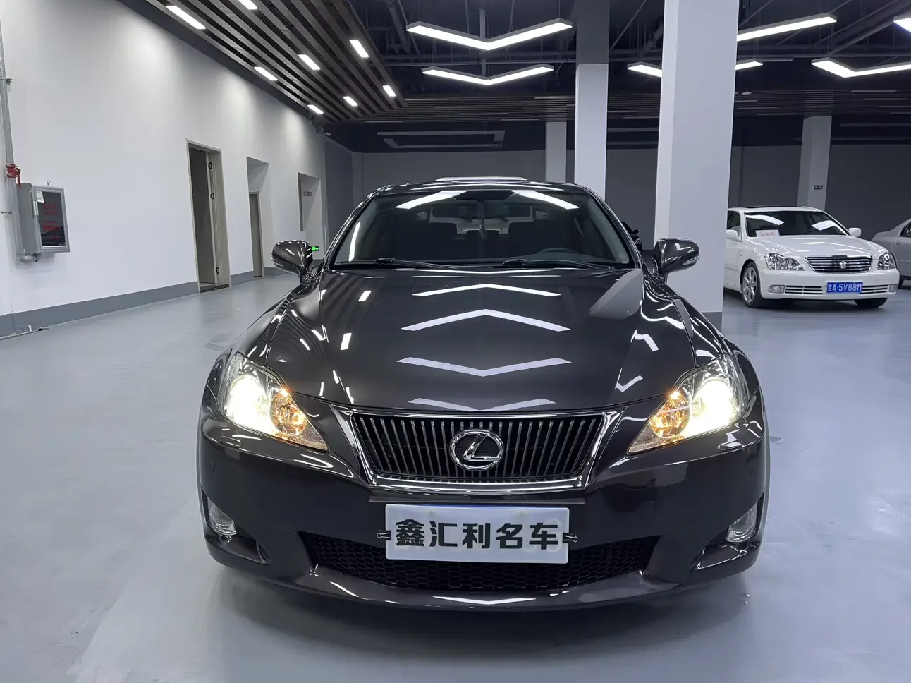 Lexus IS