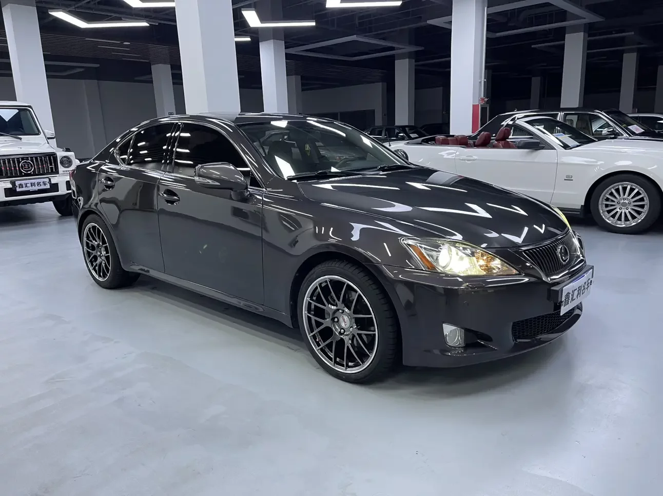 Lexus IS