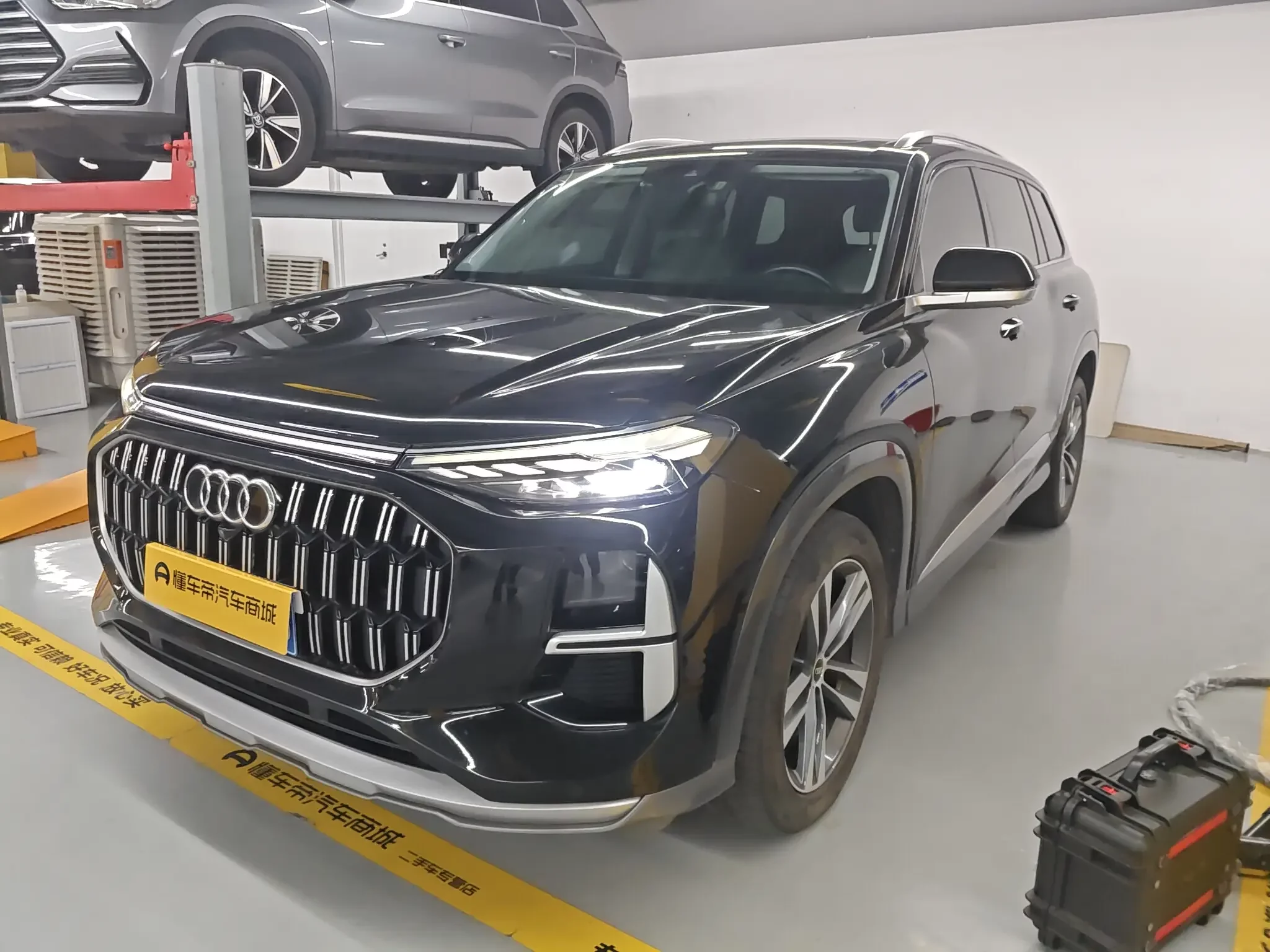 Audi Q6  из Китая
