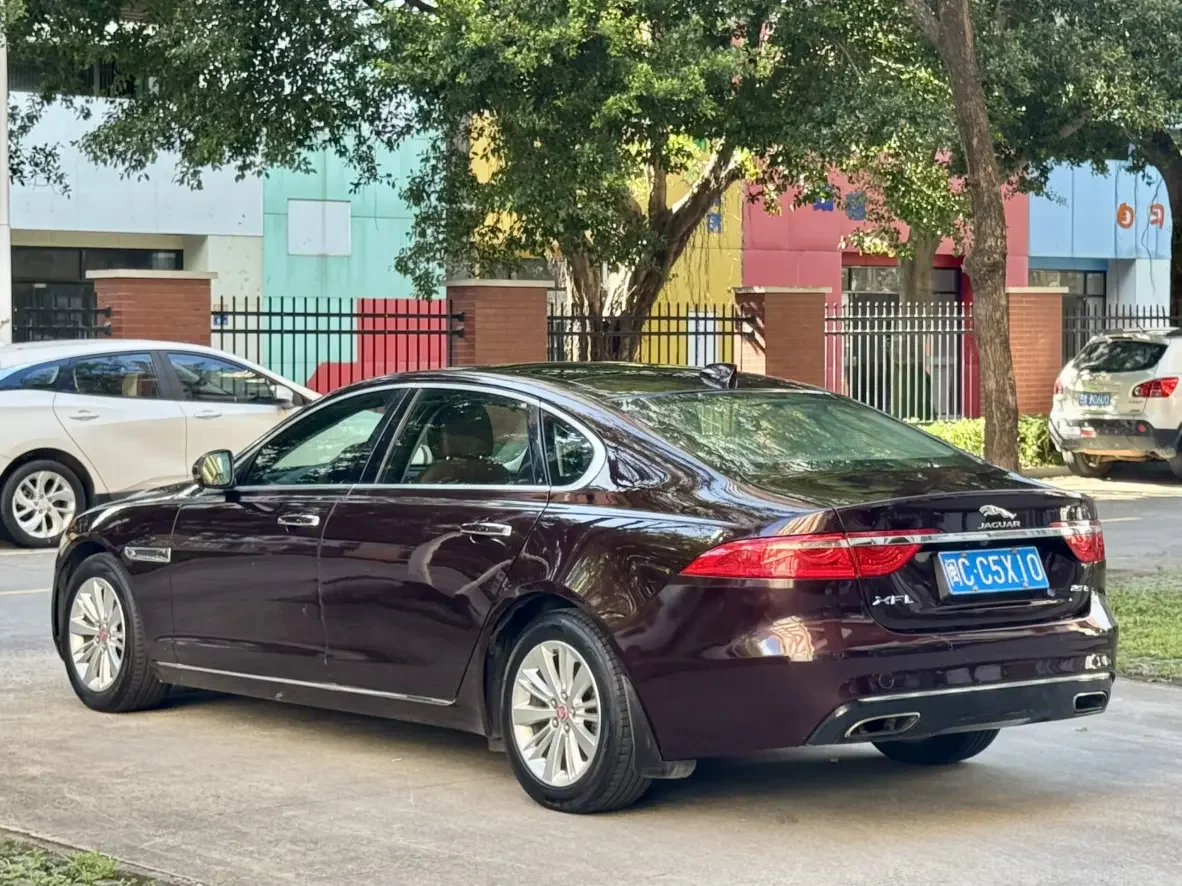 Jaguar XFL