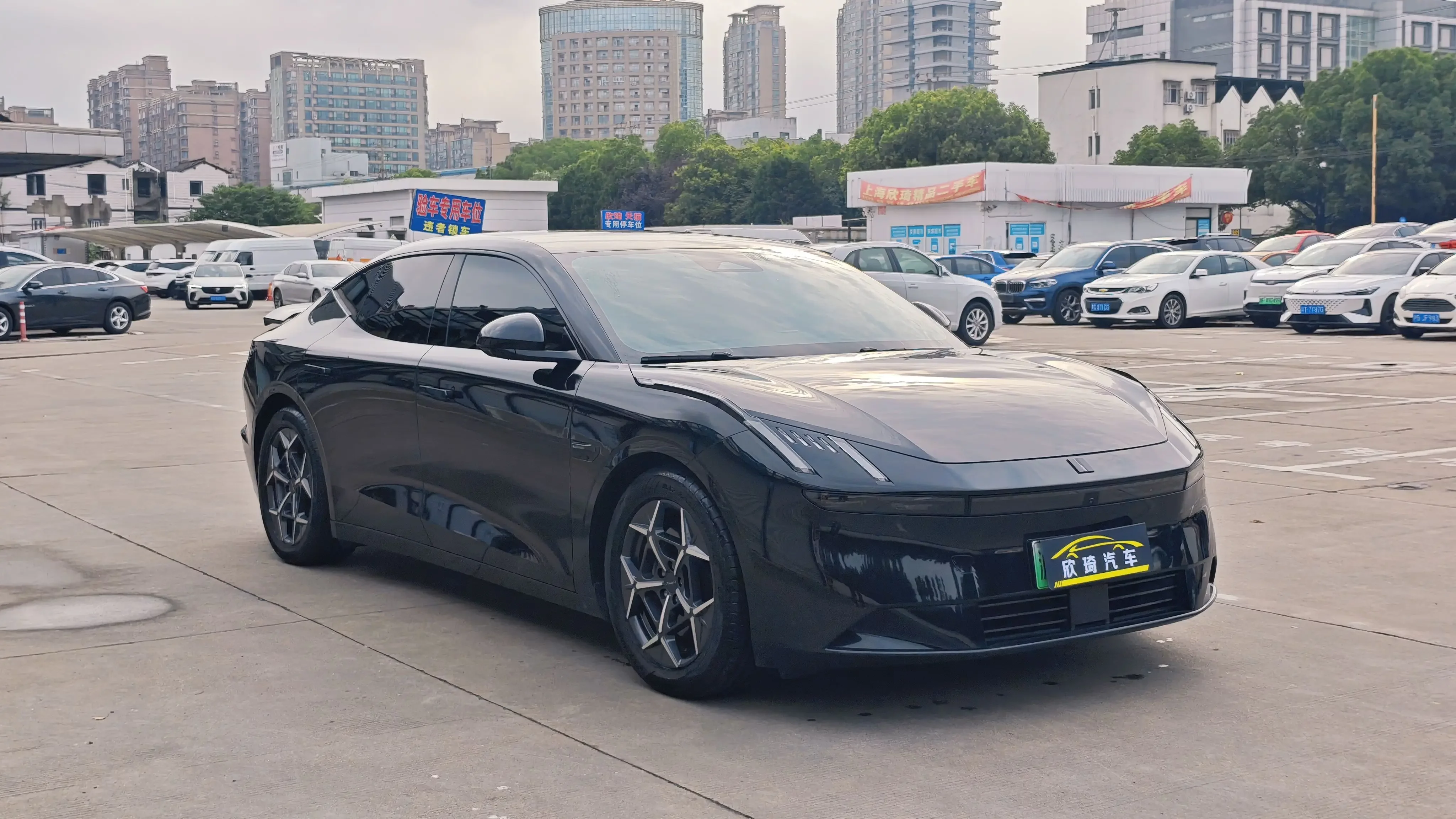 Lynk & Co Z10