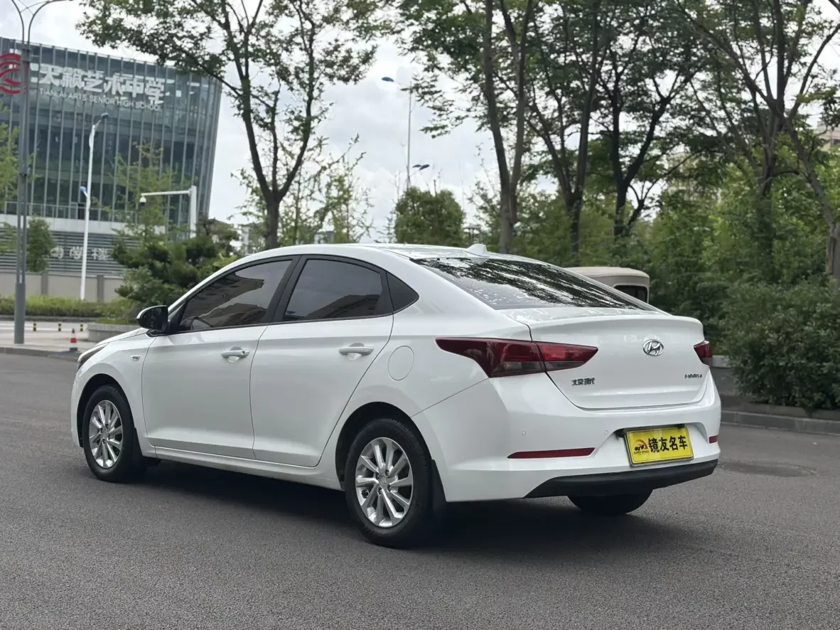 Hyundai Accept