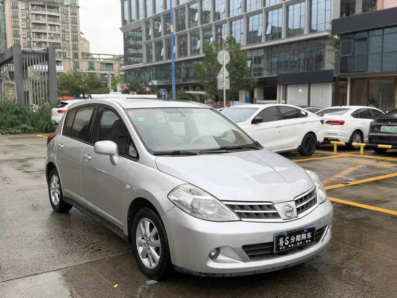 Nissan Tiida