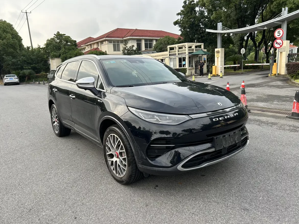 Denza X PHEV