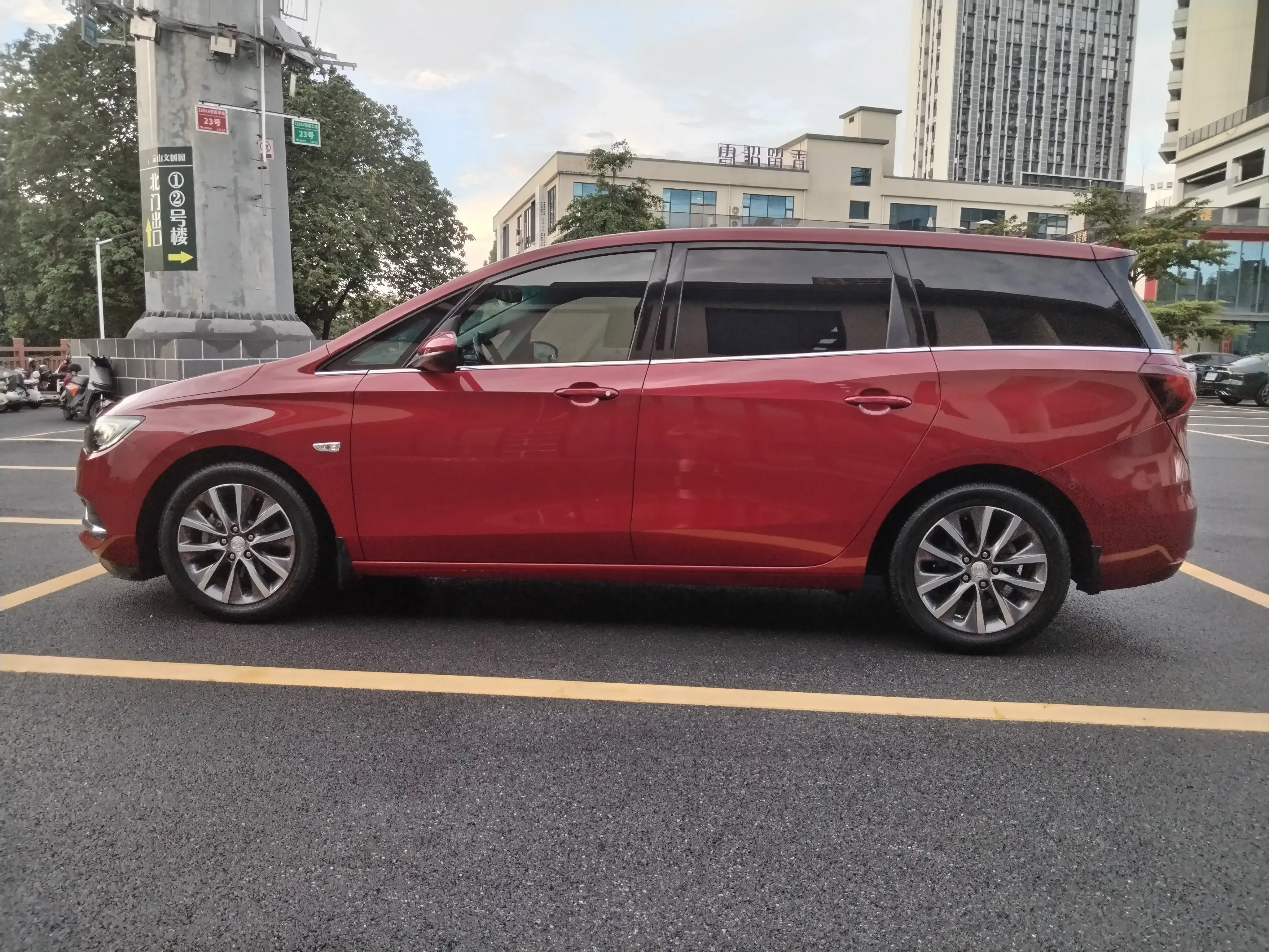 Buick GL6
