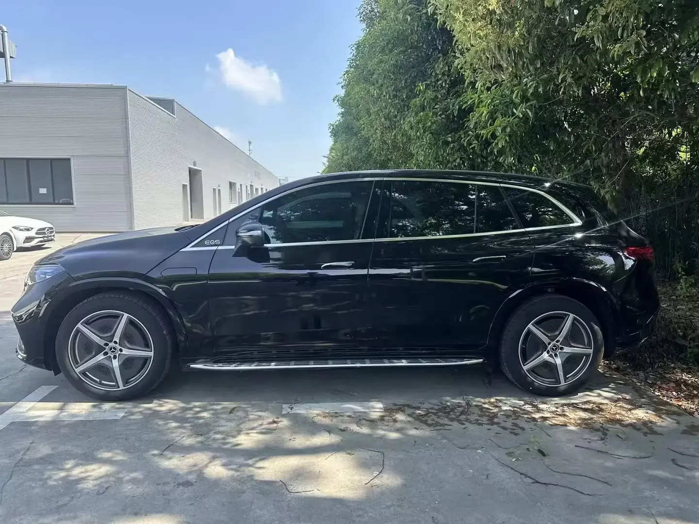 Mercedes-Benz EQS SUV