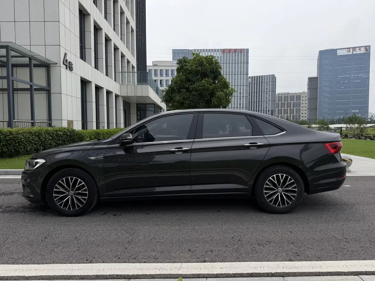Volkswagen Sagitar