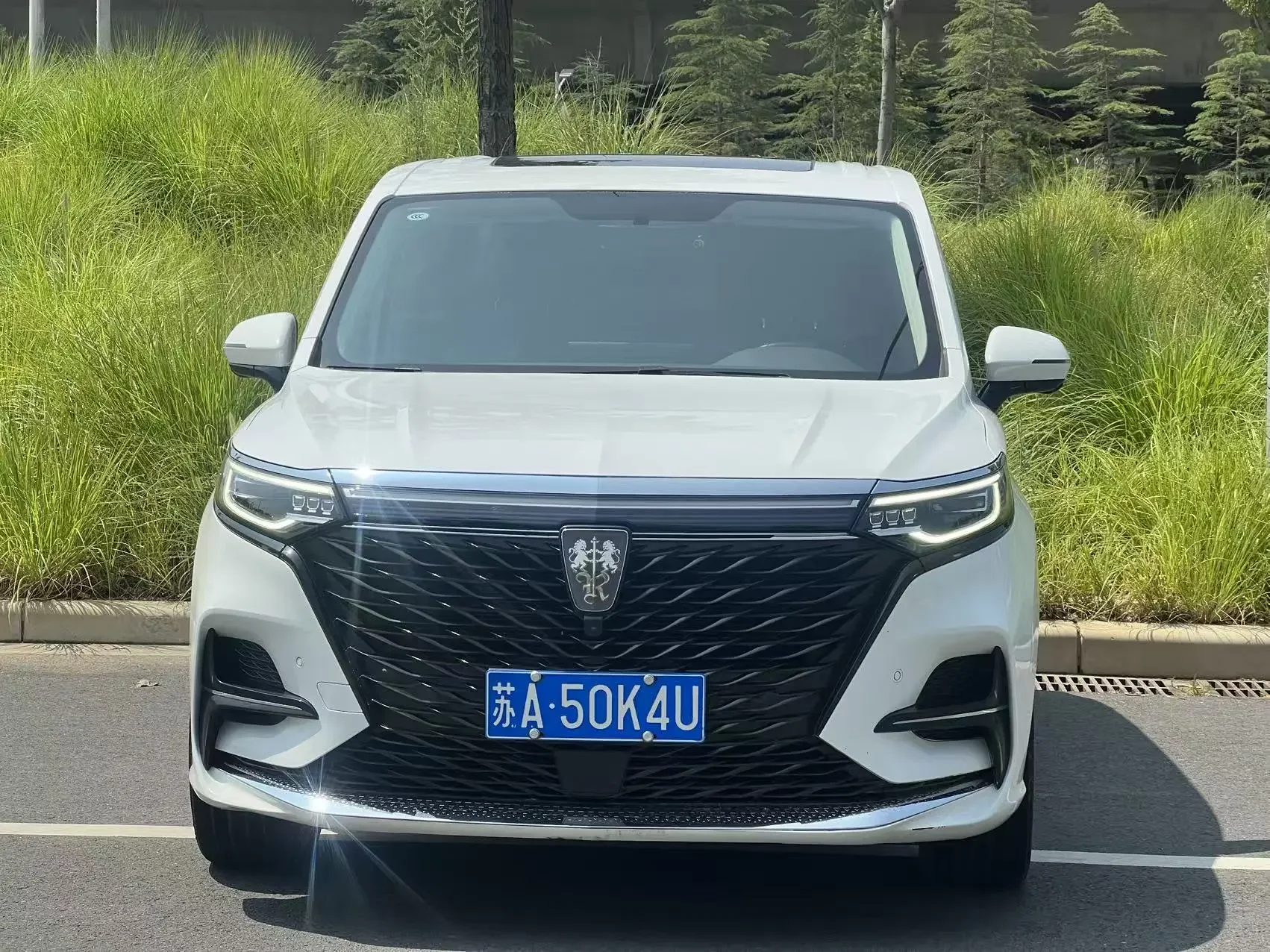 Roewe iMAX8