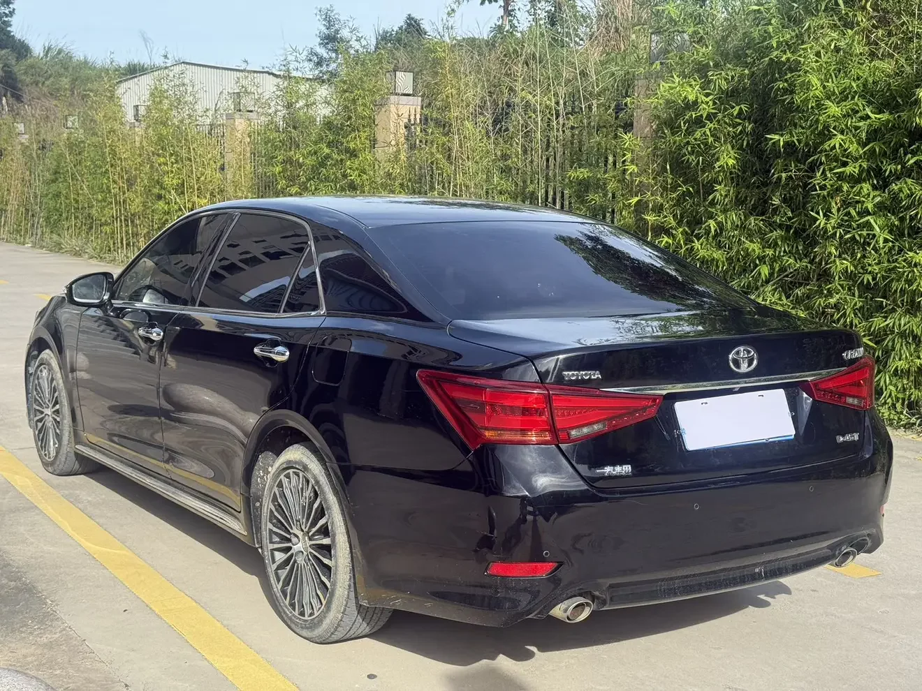 Toyota crown