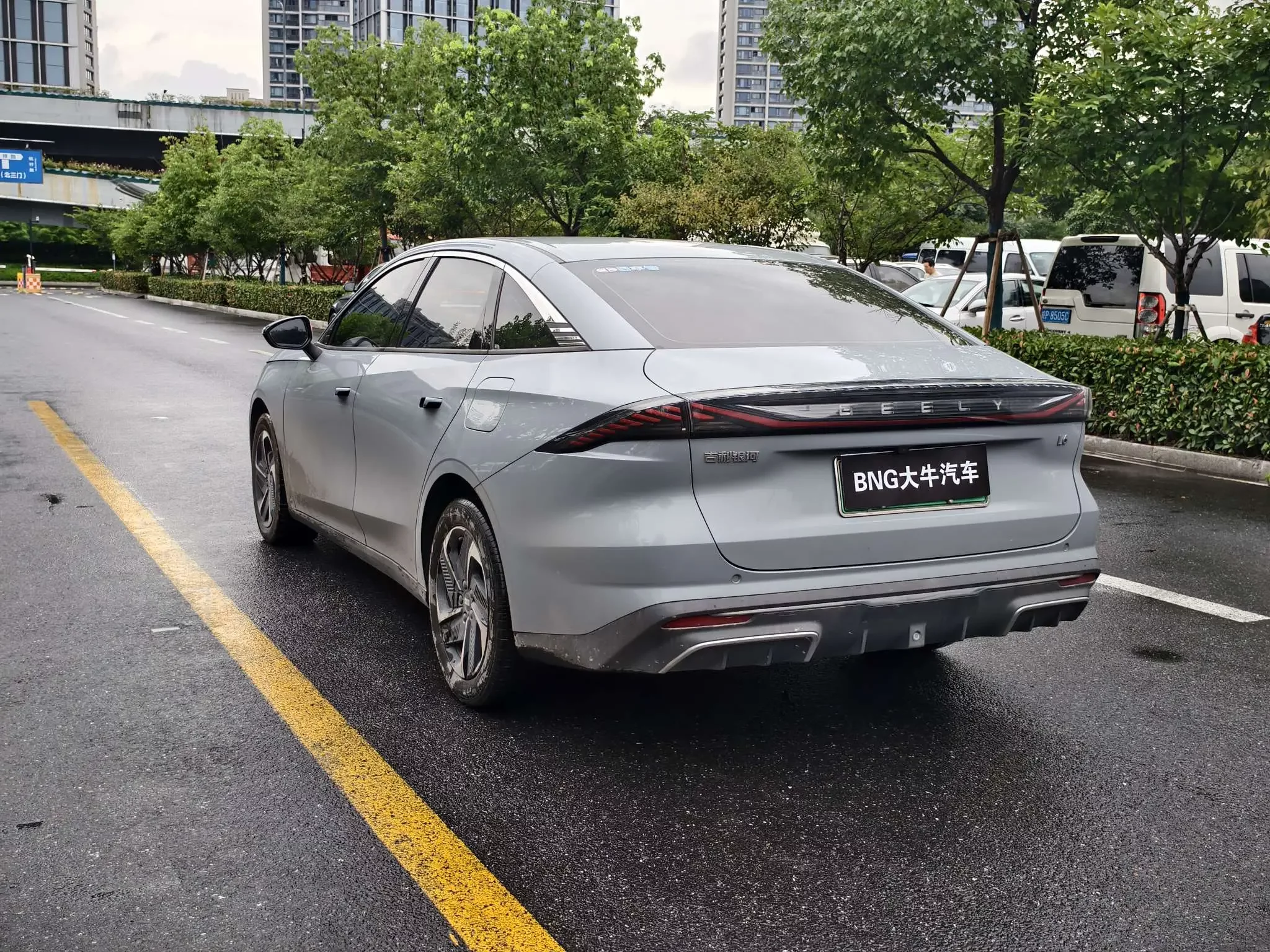 Geely Galaxy L6