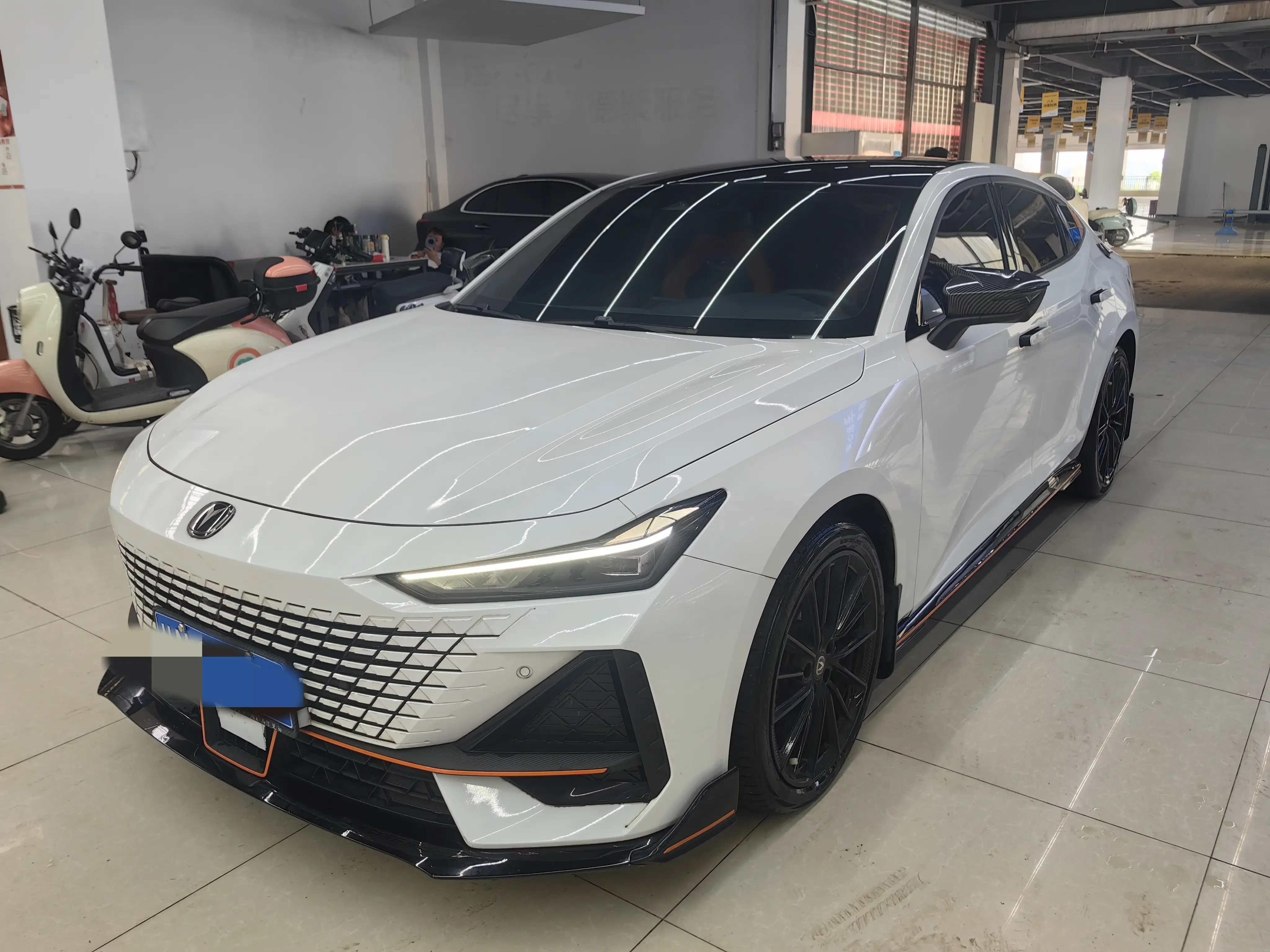 CHANGAN UNI-V
