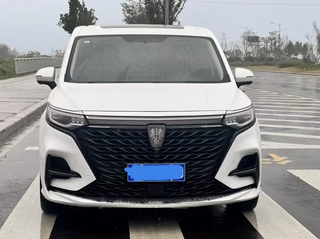 Roewe iMAX8