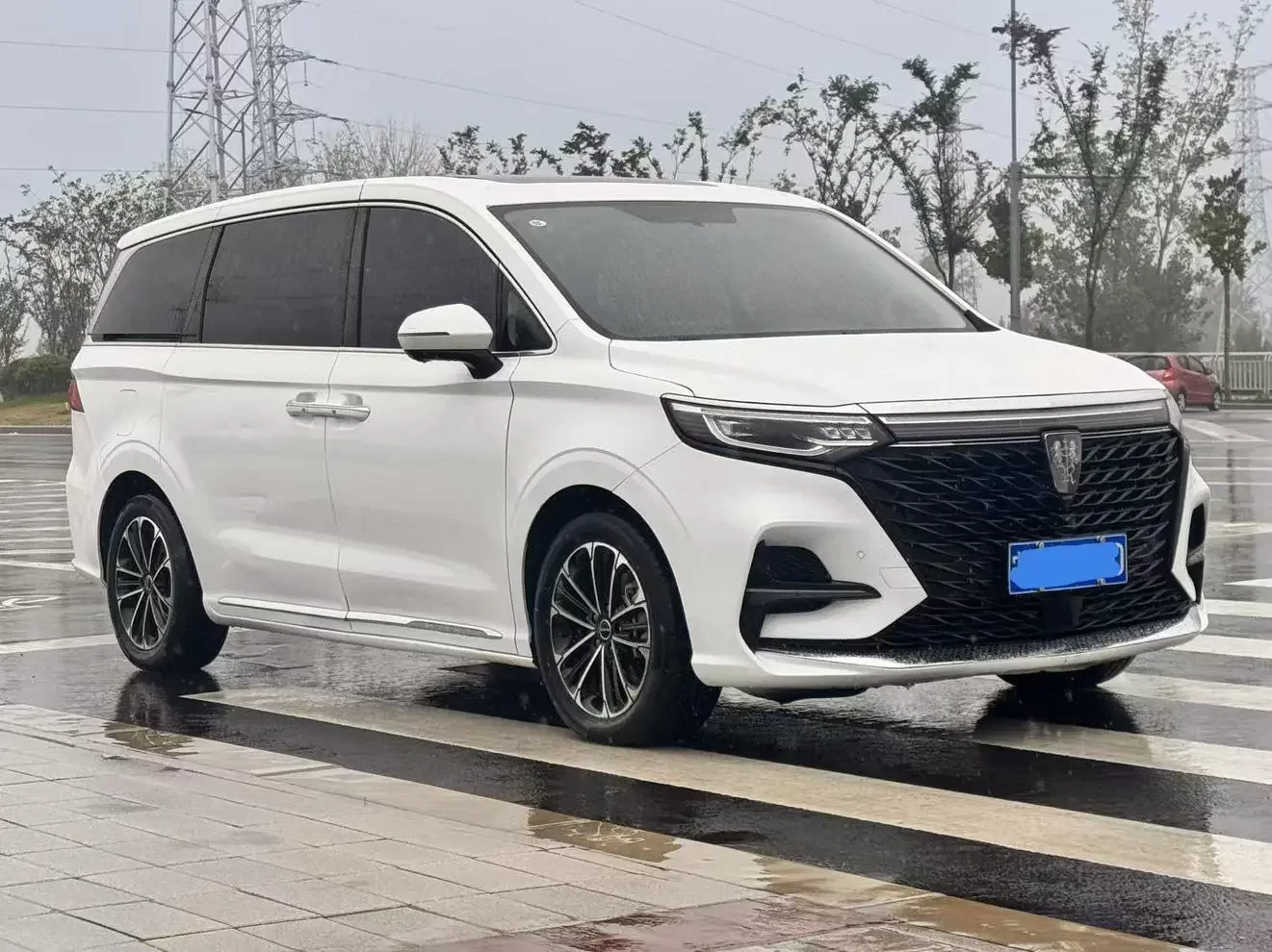 Roewe iMAX8