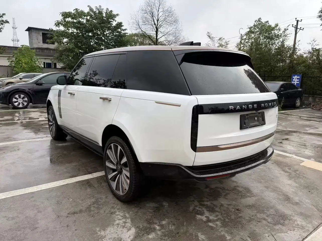Land Rover range rover