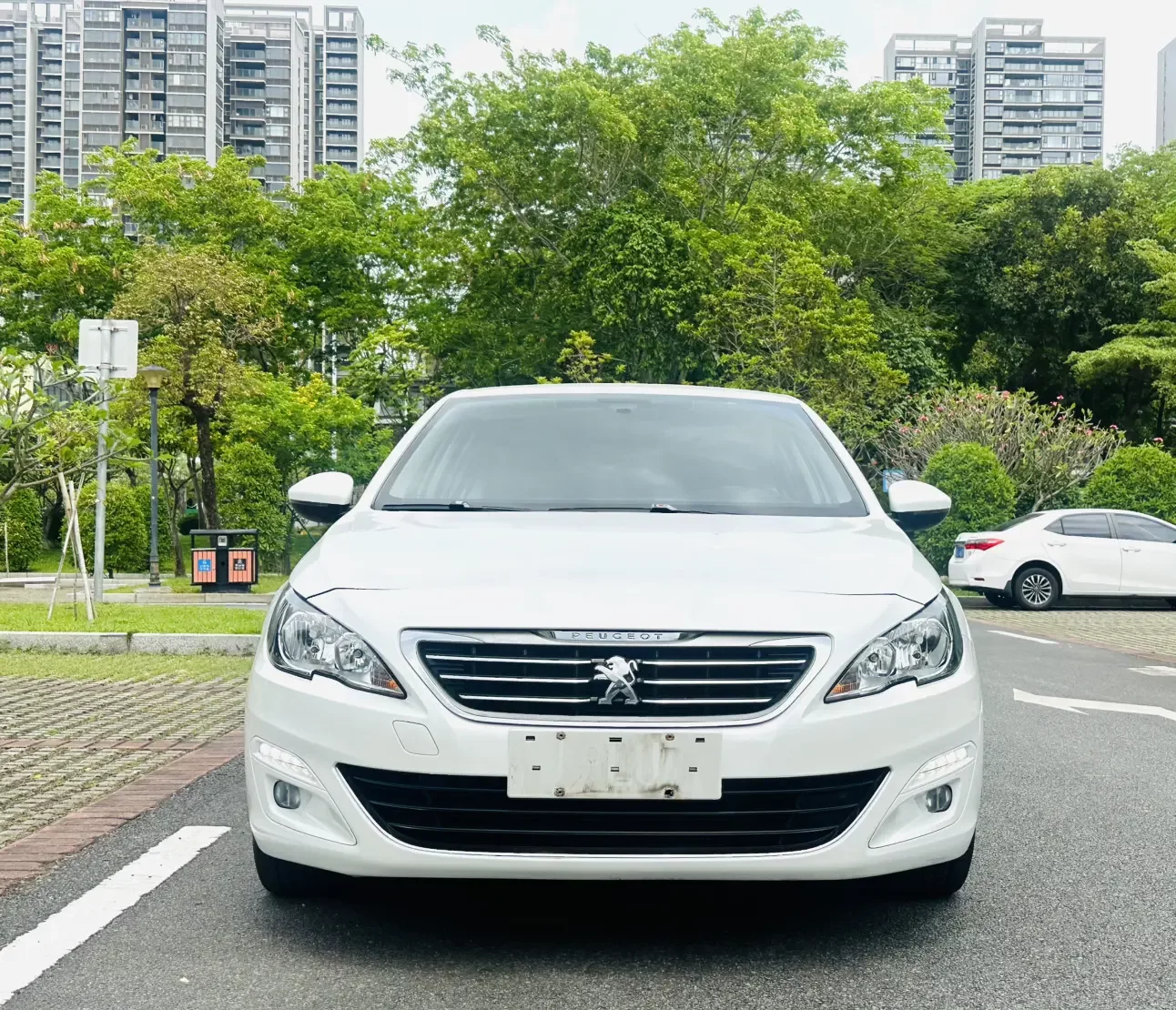 Peugeot 408