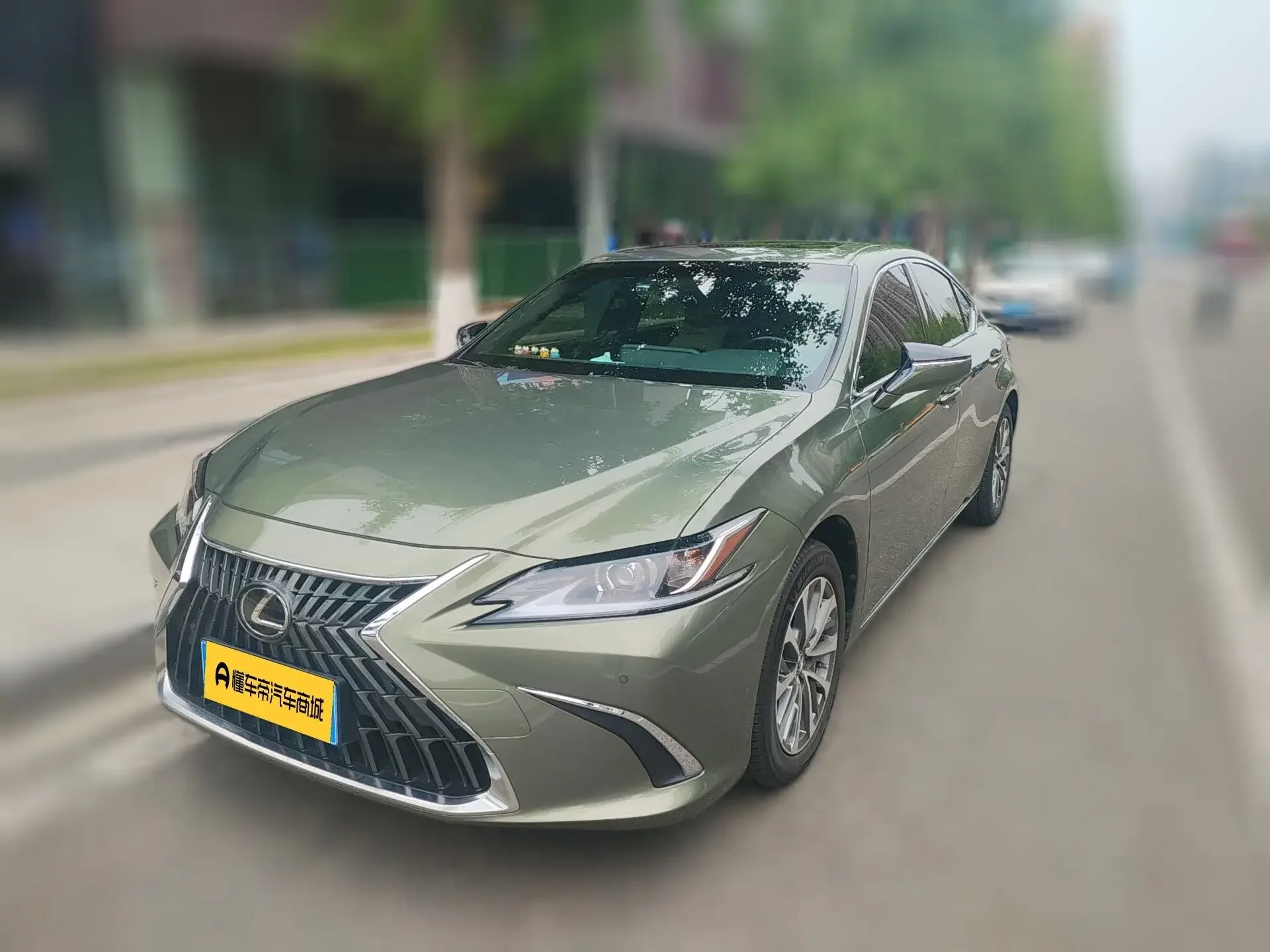Lexus ES