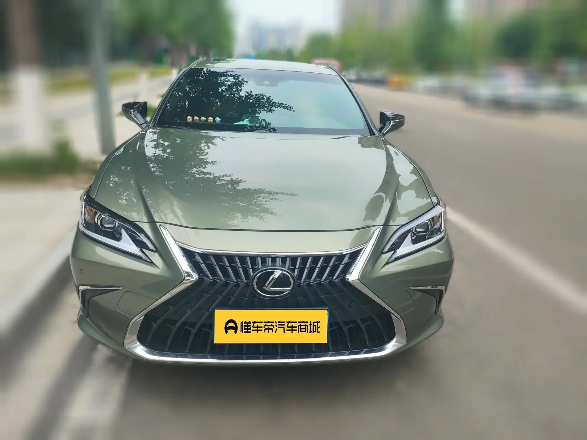Lexus ES