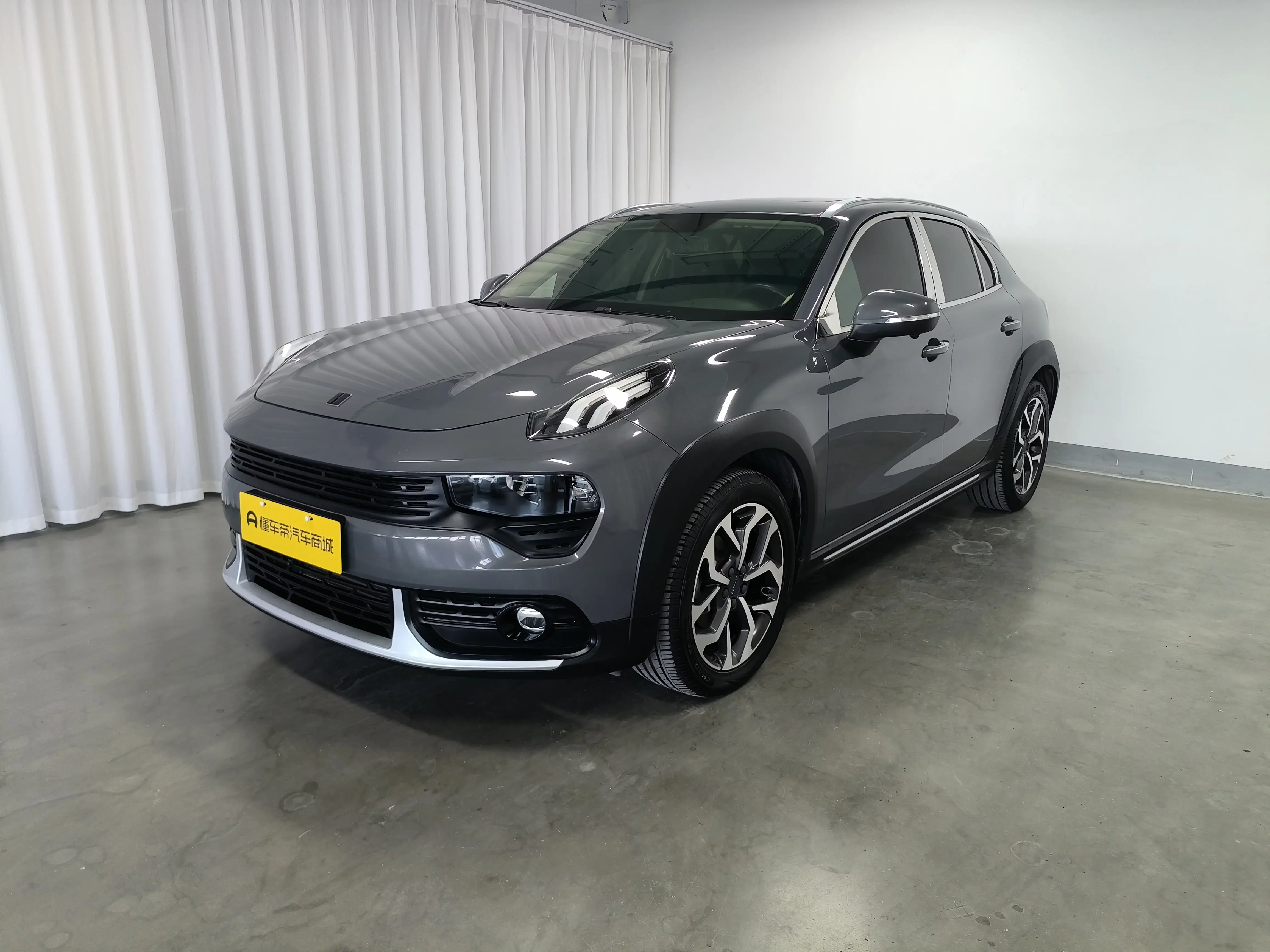 Lynk & Co 02