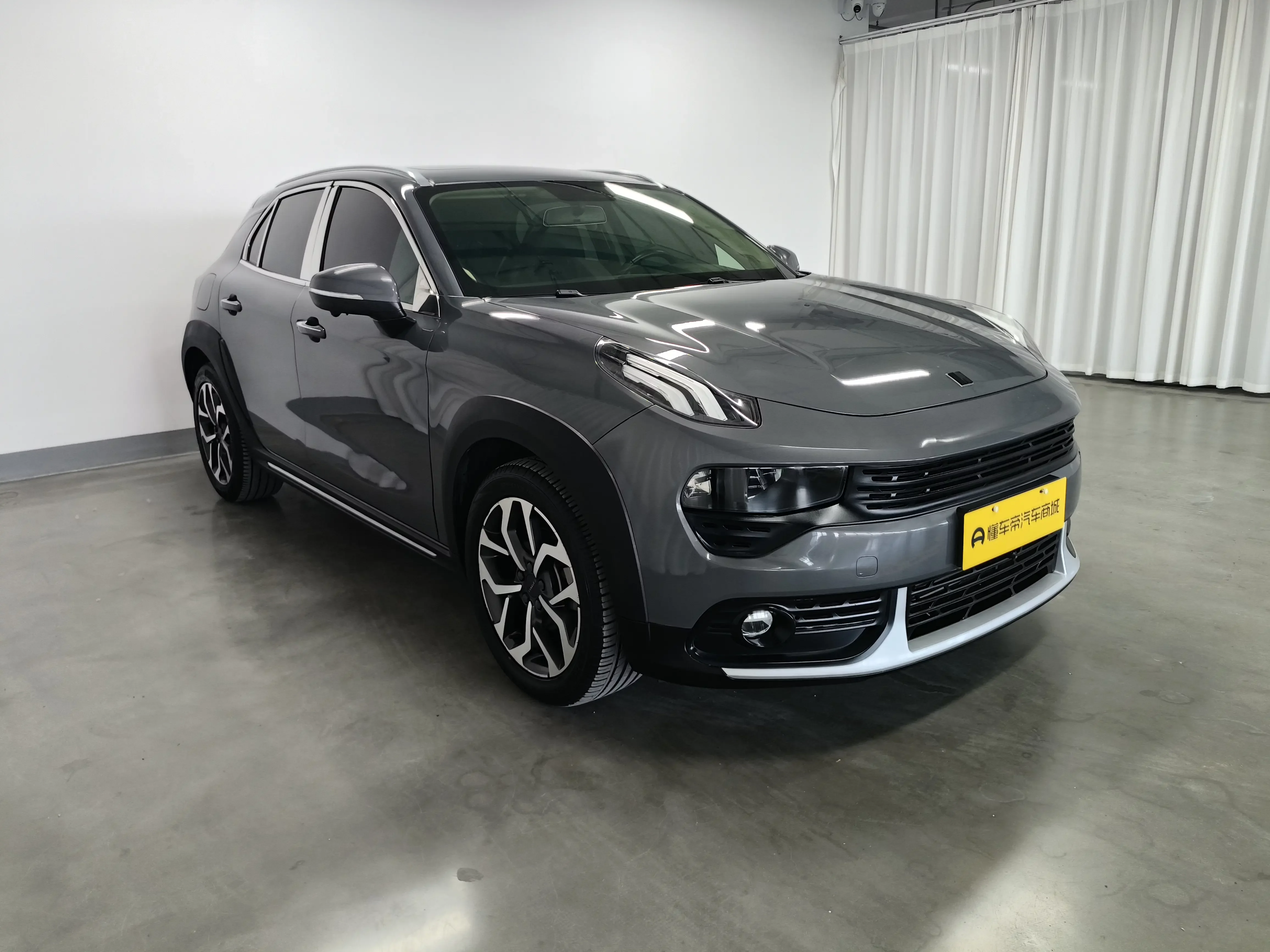 Lynk & Co 02