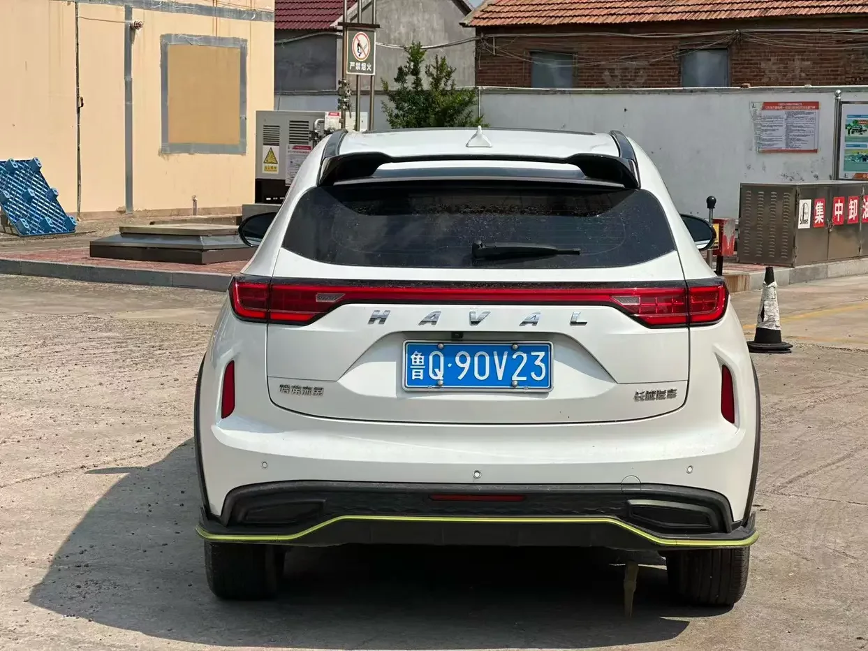 Haval Harvard Red Rabbit