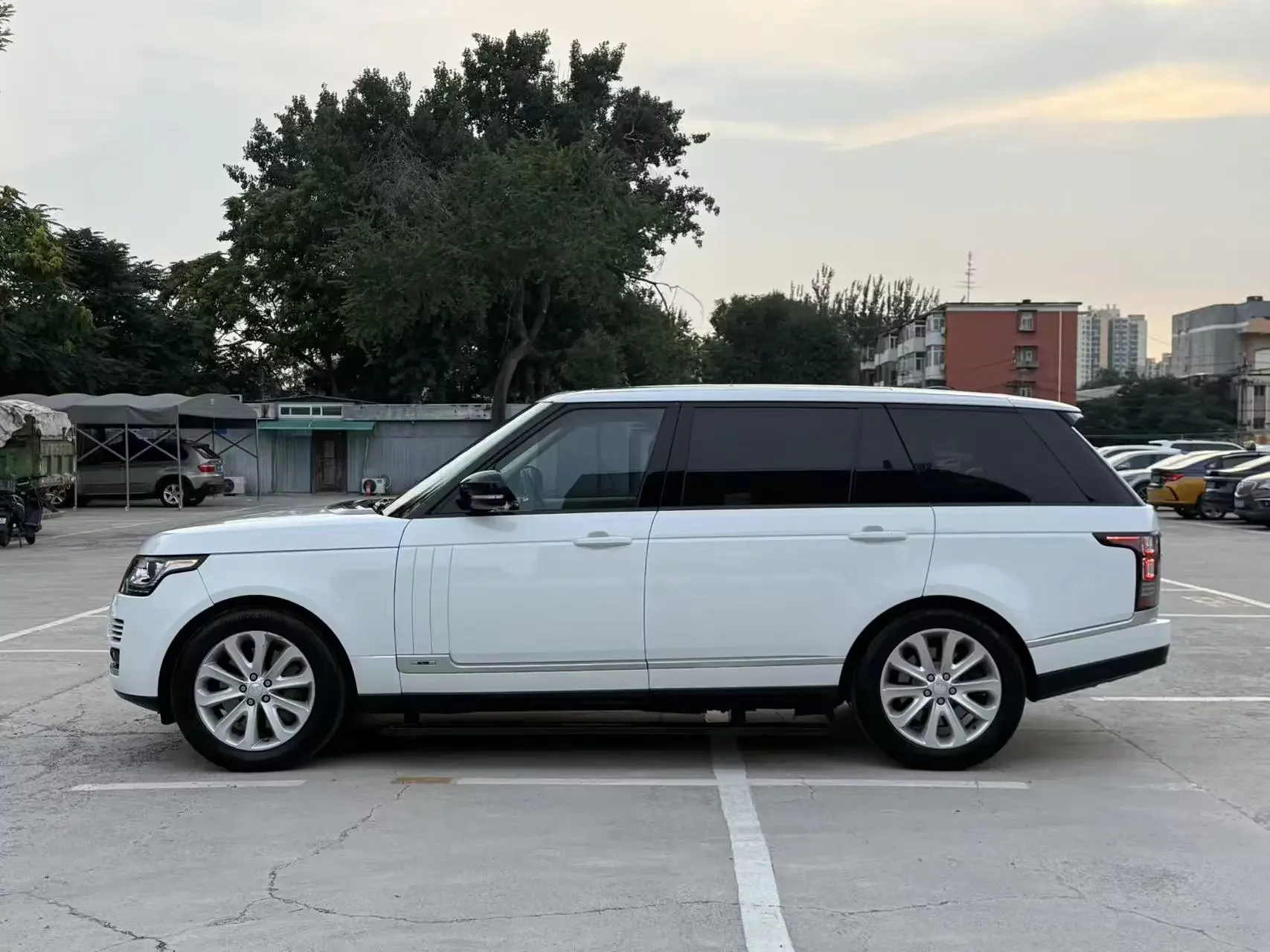 Land Rover range rover