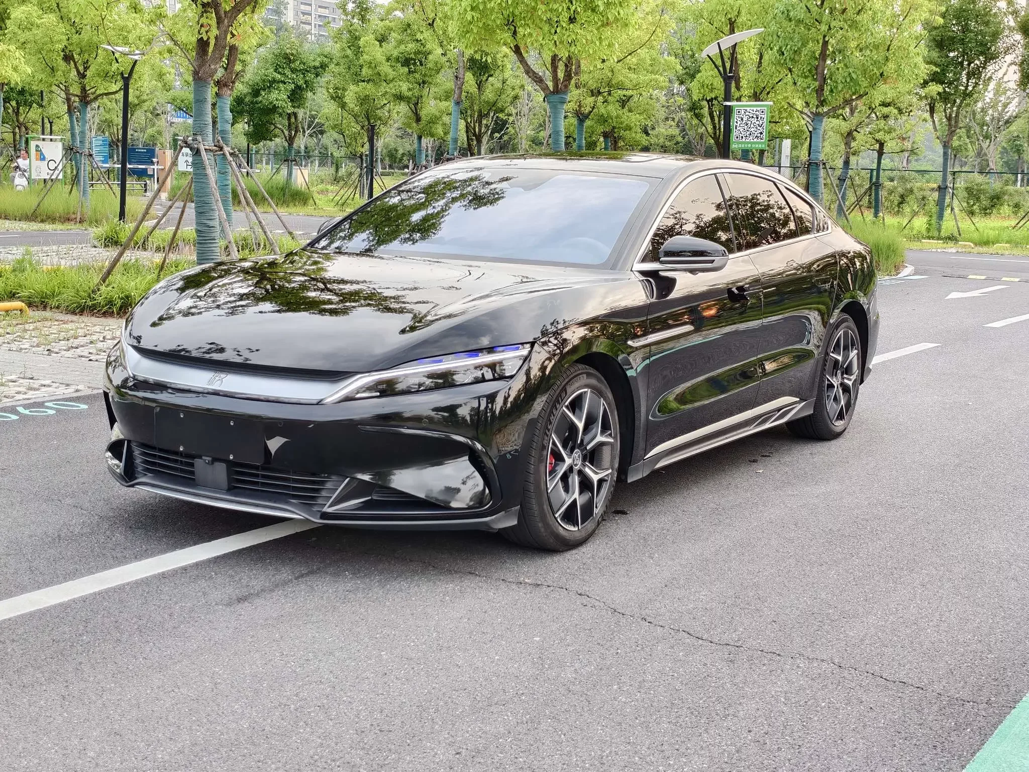 BYD Han EV