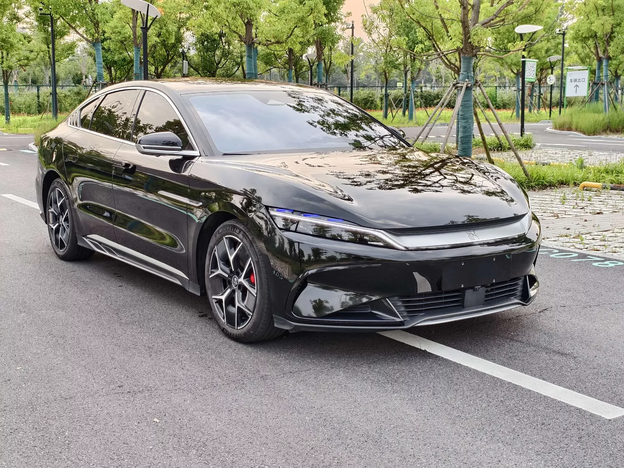 BYD Han EV
