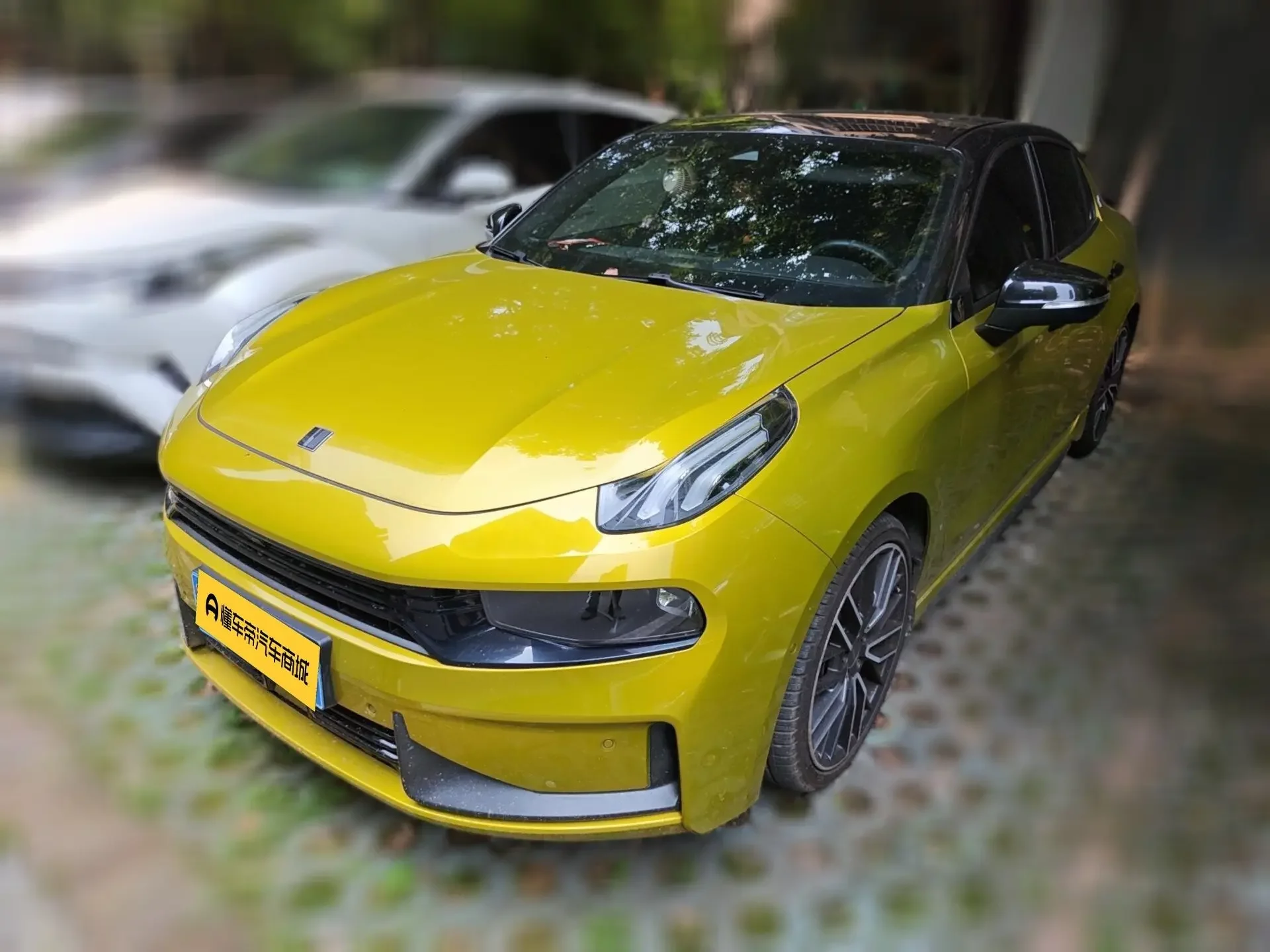 Lynk & Co 03