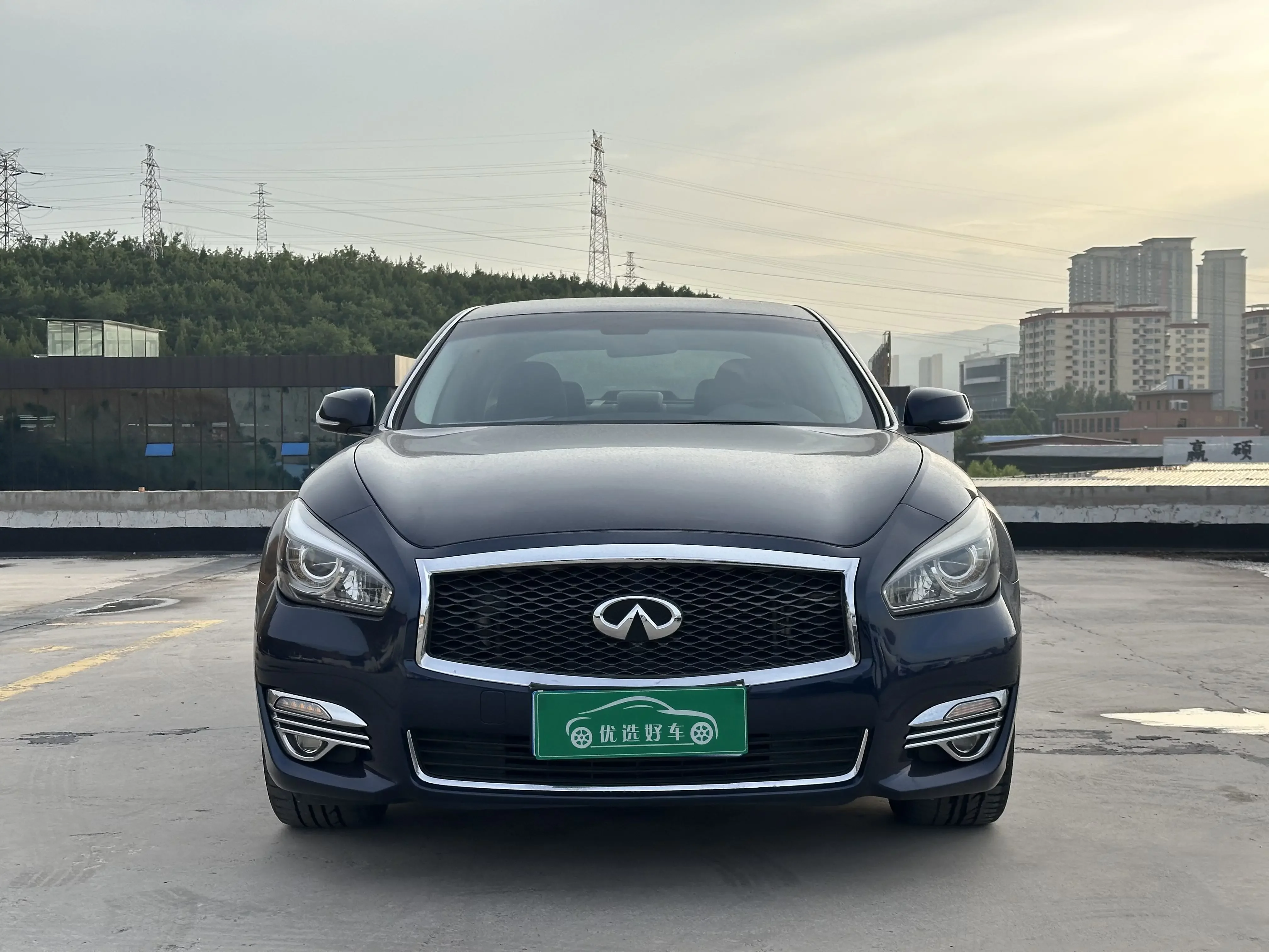 Infiniti Q70